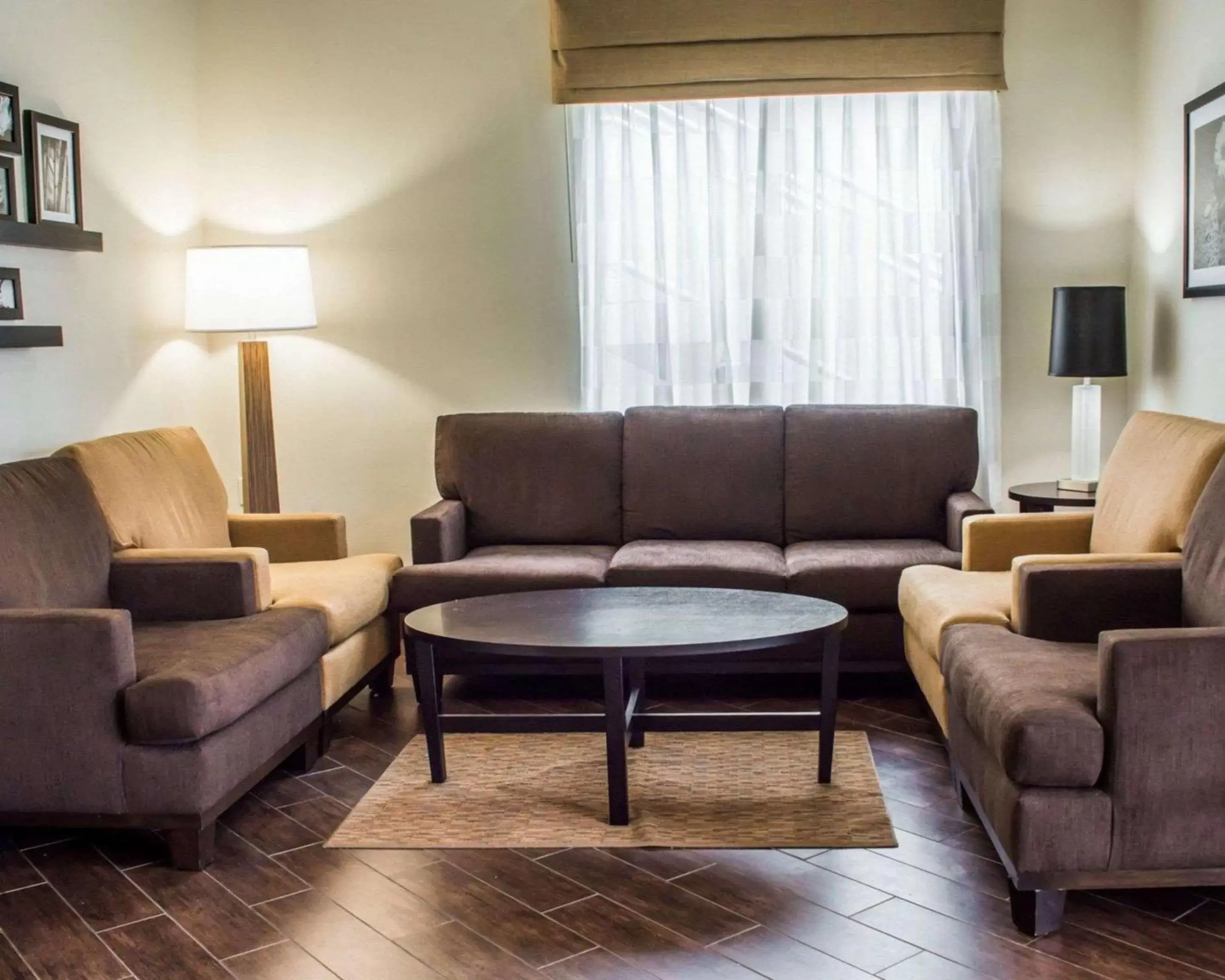 Lobby or reception, Seating Area in Sleep Inn Historic Williamsburg