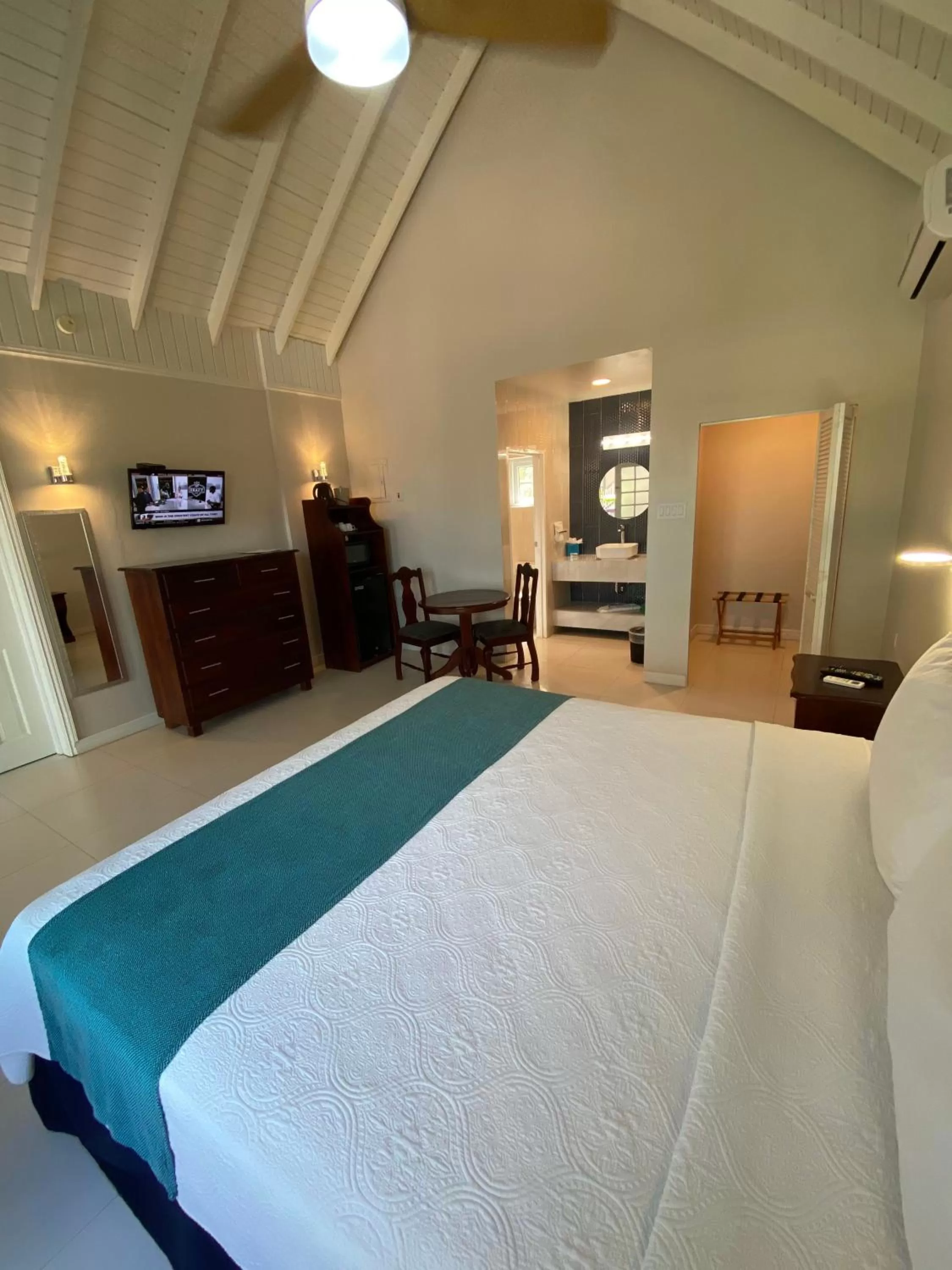 Bed in THE BOARDWALK VILLAGE