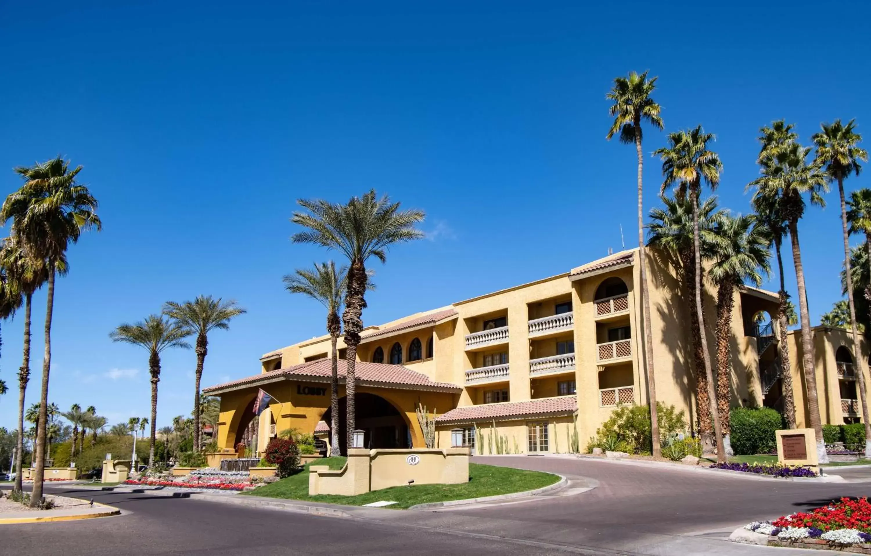 Property Building in Hilton Phoenix Resort at the Peak - Formerly Pointe Hilton Squaw Peak Resort