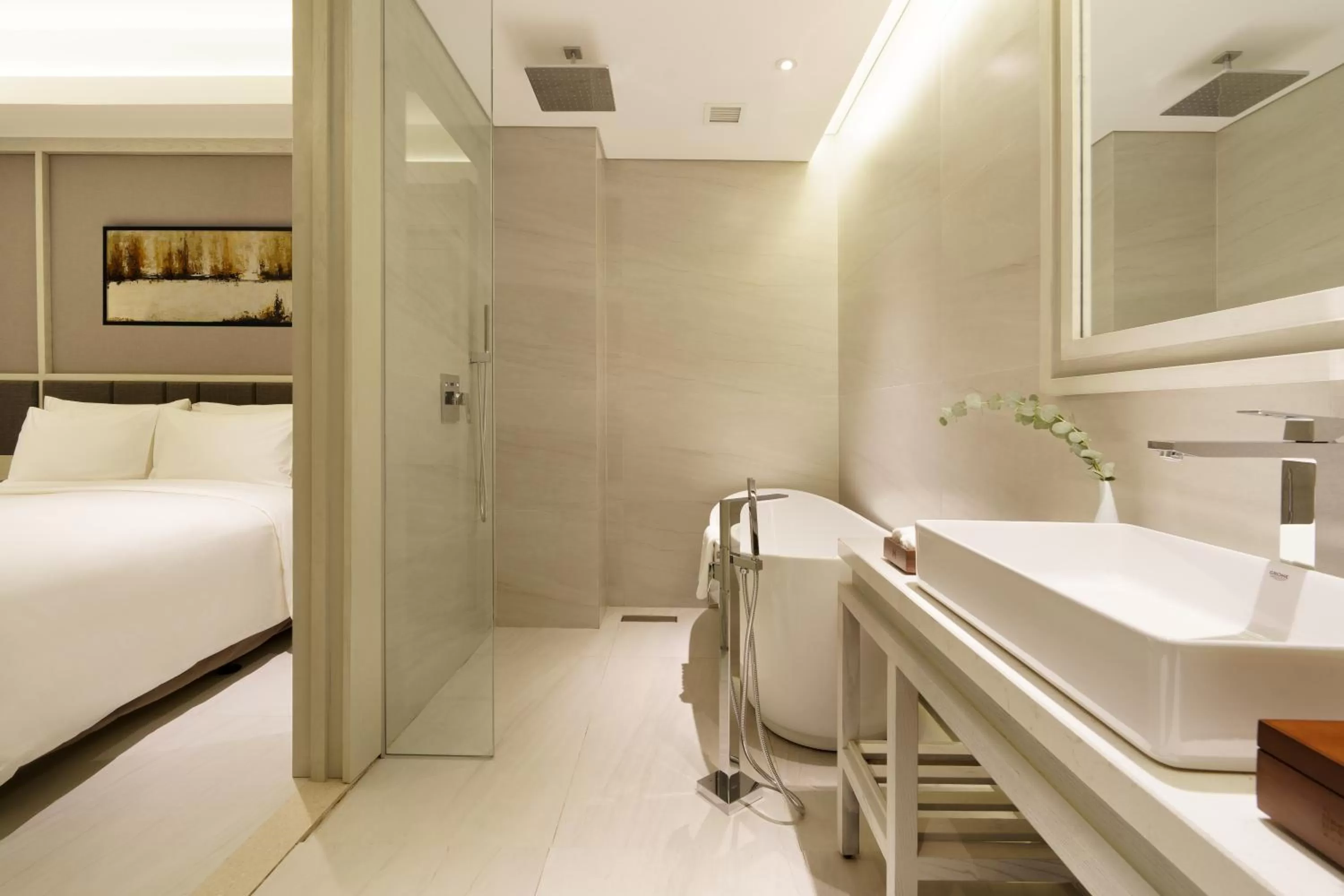 Bathroom, Bed in M City Hotel Saigon
