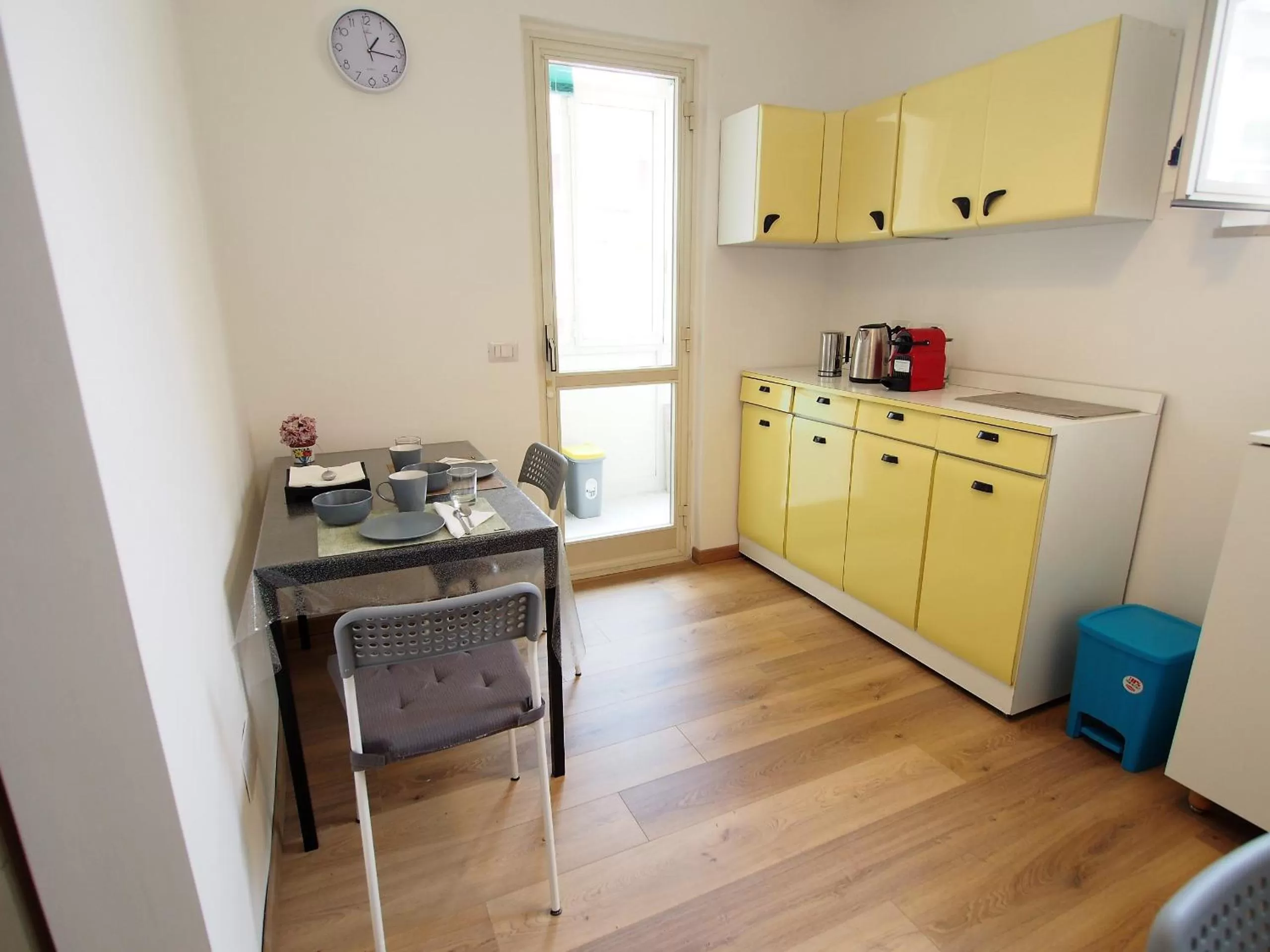 Communal kitchen in Bella Vita Rooms