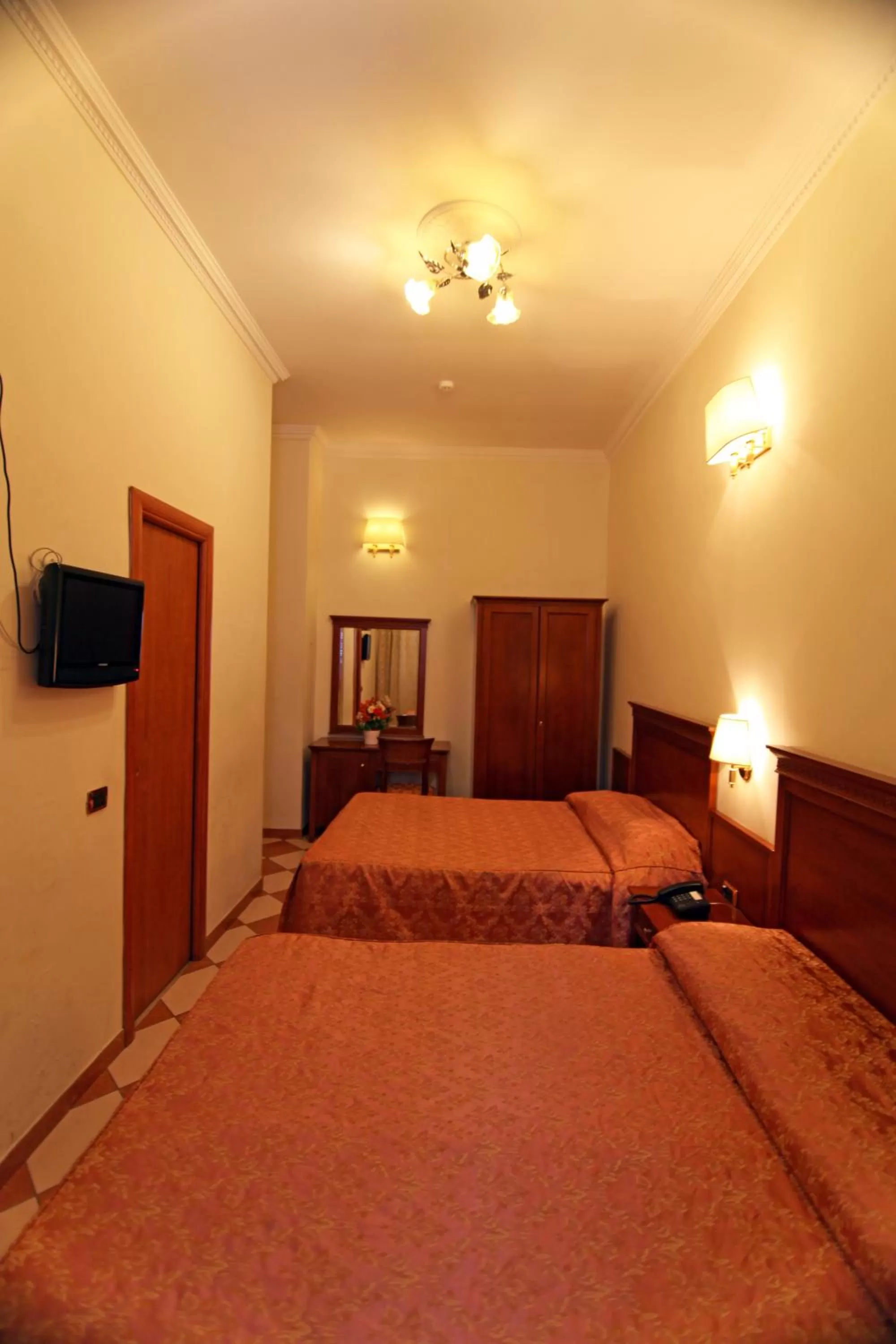 Photo of the whole room, Bed in Hotel Hollywood