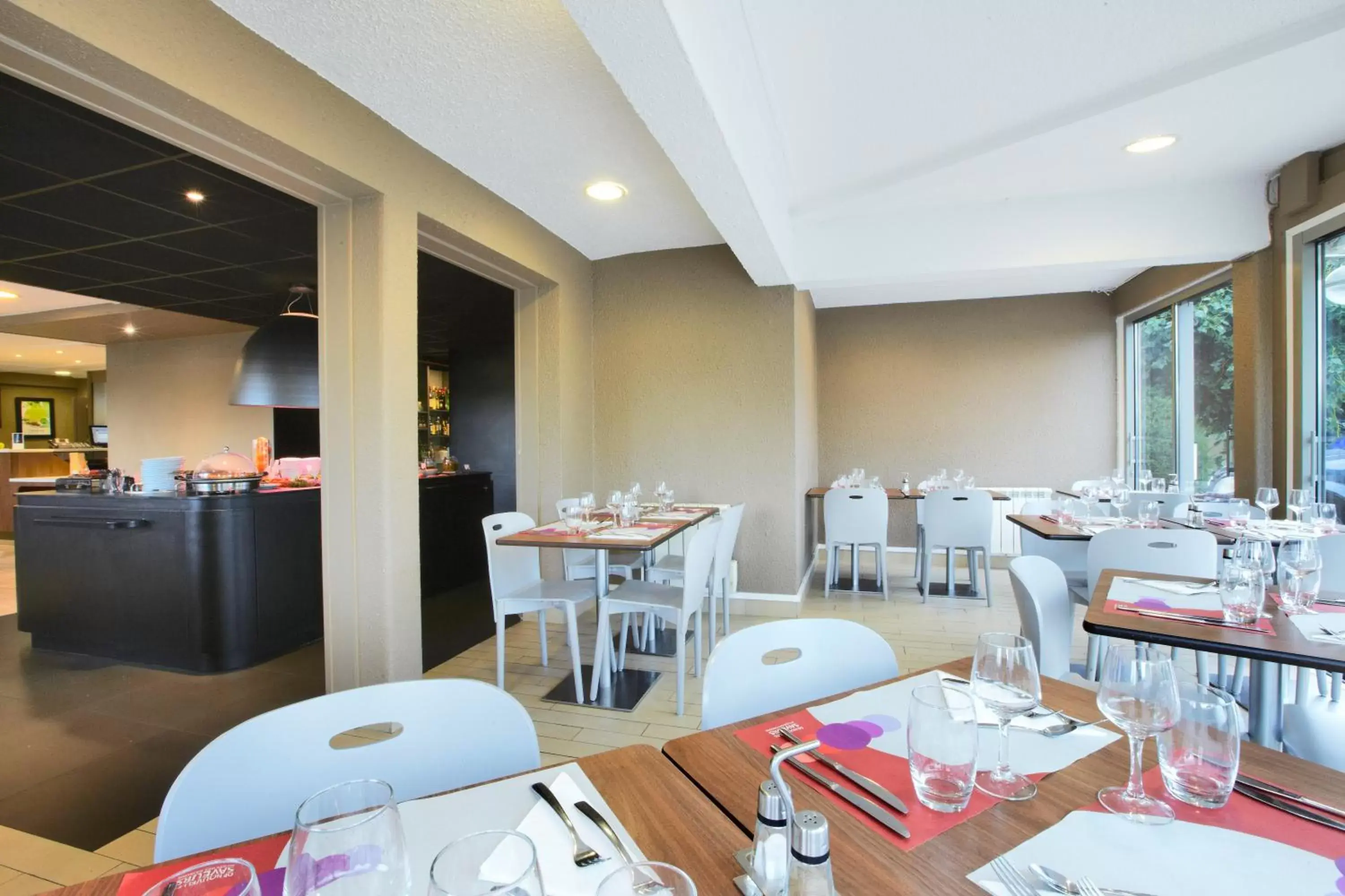 Restaurant/Places to Eat in Campanile Dijon Est - Saint Apollinaire