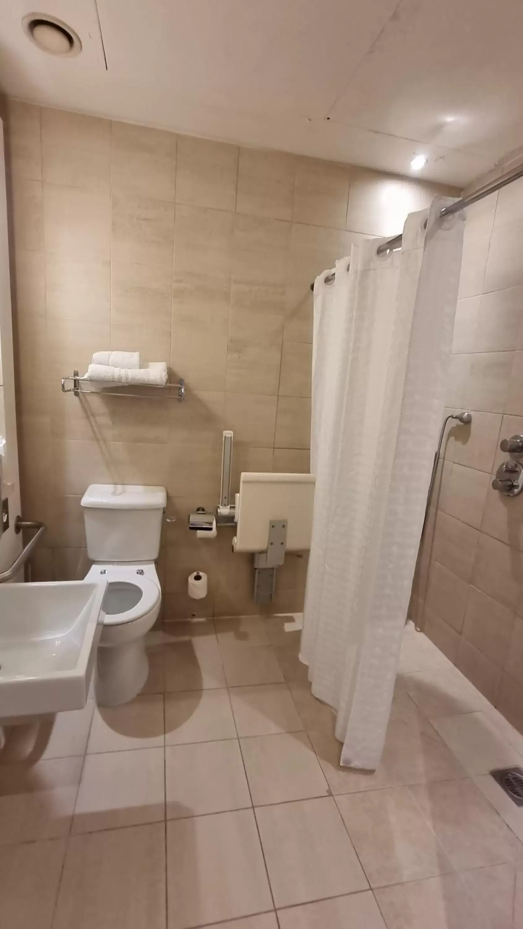 Facility for disabled guests, Bathroom in The Park City Grand Plaza Kensington Hotel