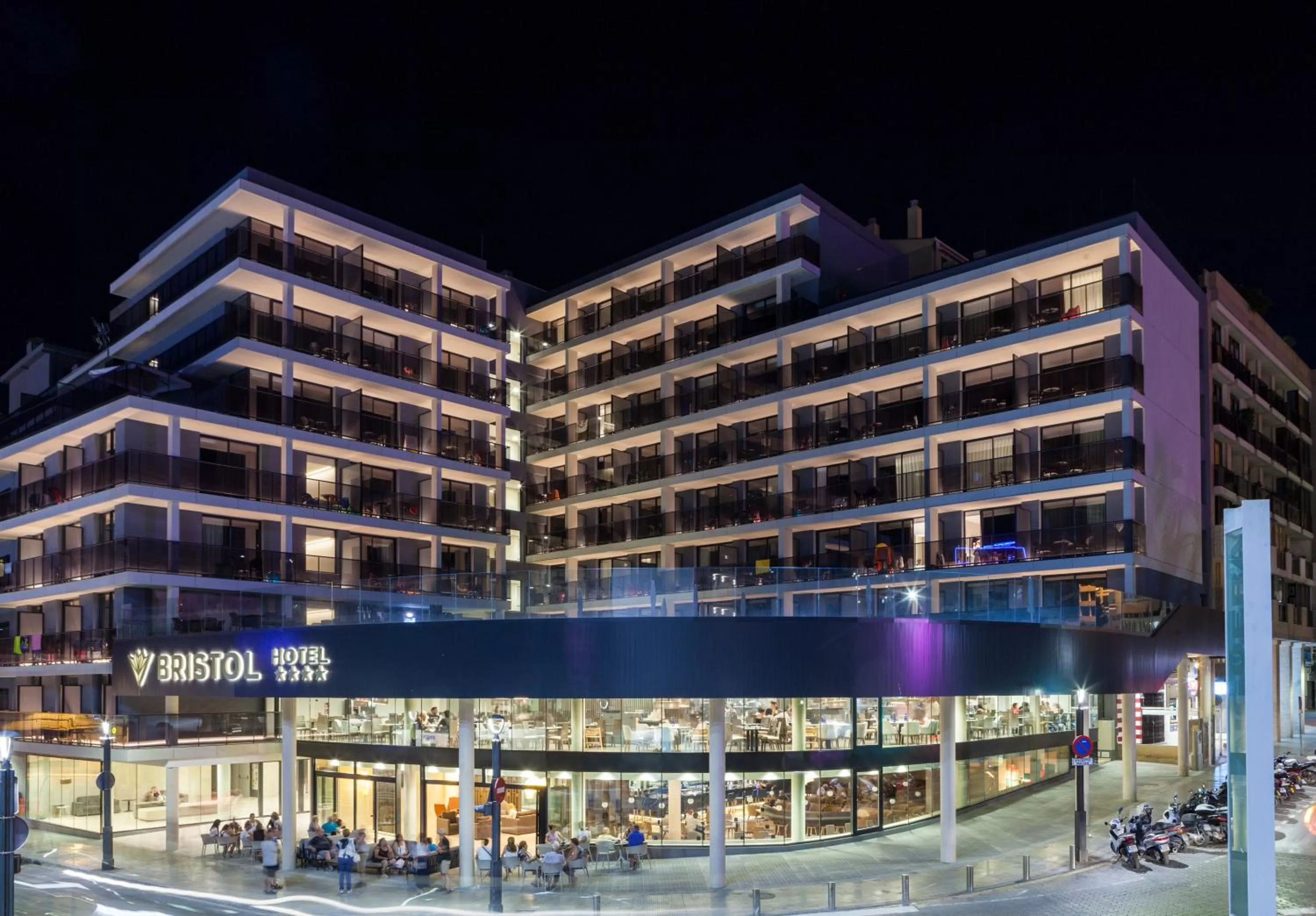 Property Building in Hotel Bristol 4 Sup