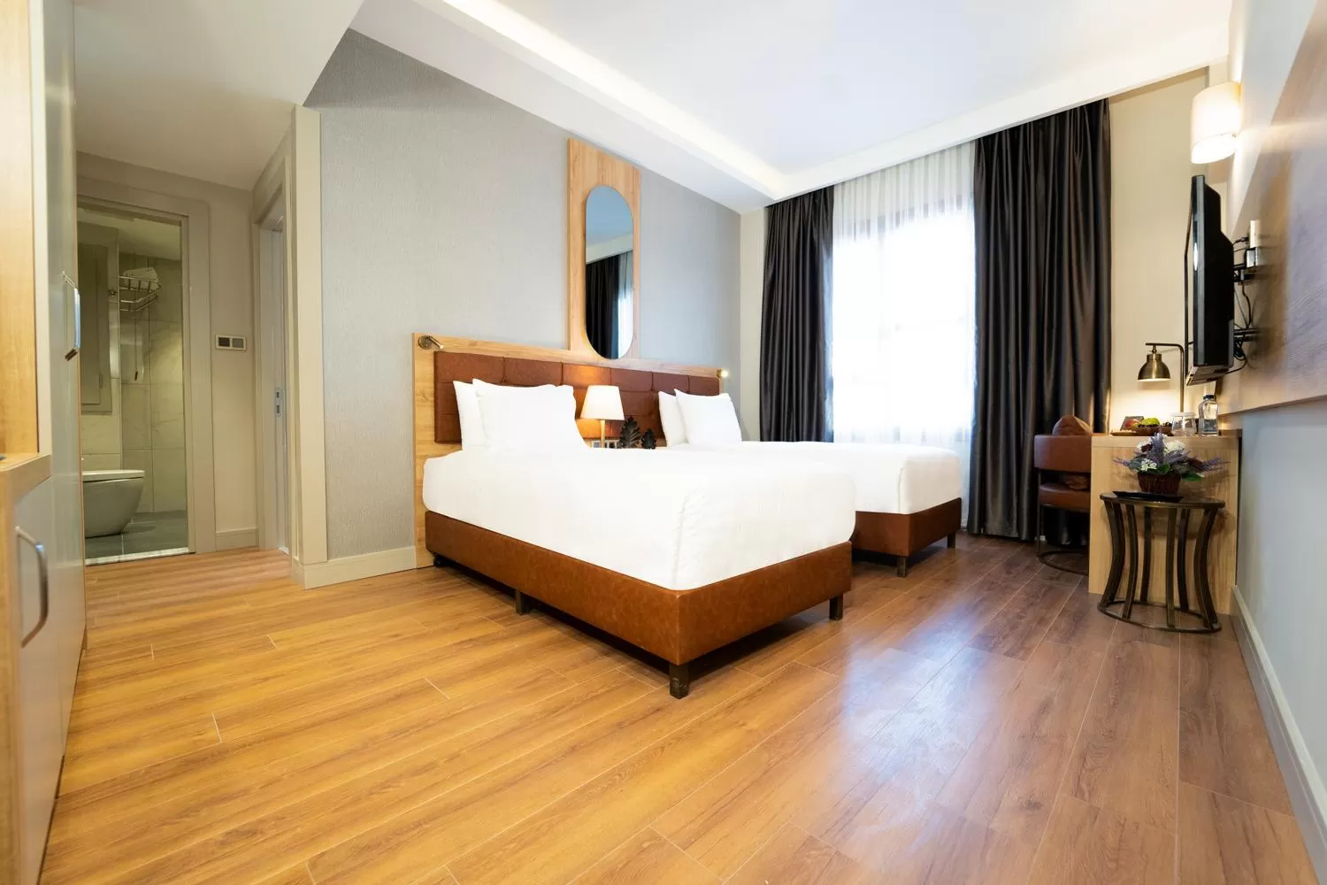 Photo of the whole room, Bed in Grand Sirkeci Hotel