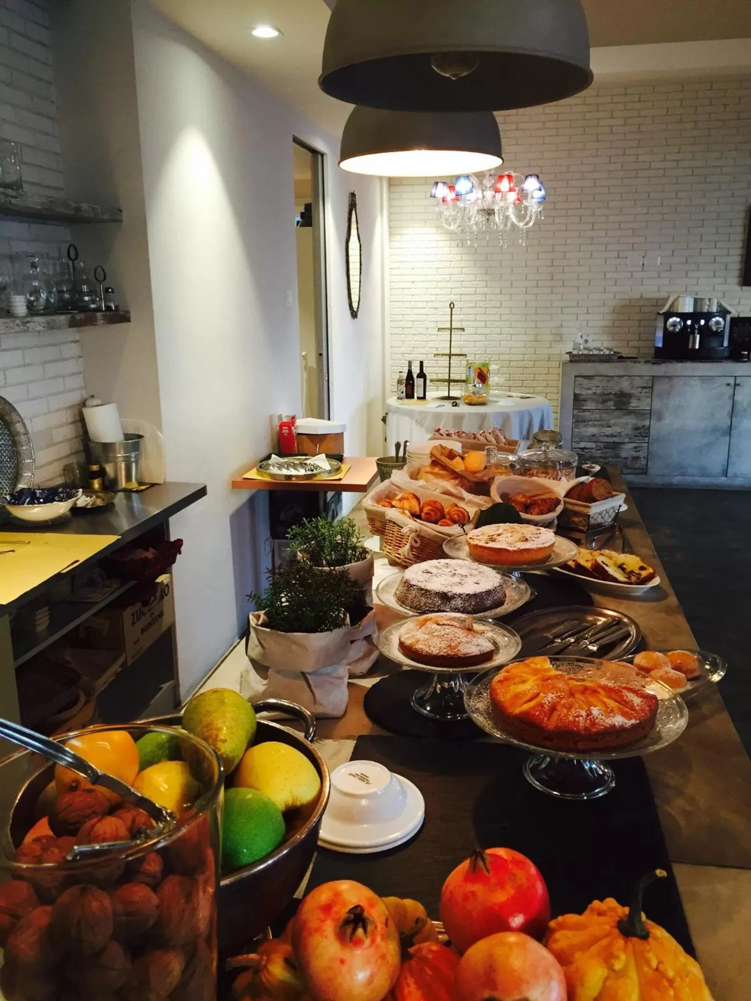 Food and drinks in Bell Suite Hotel