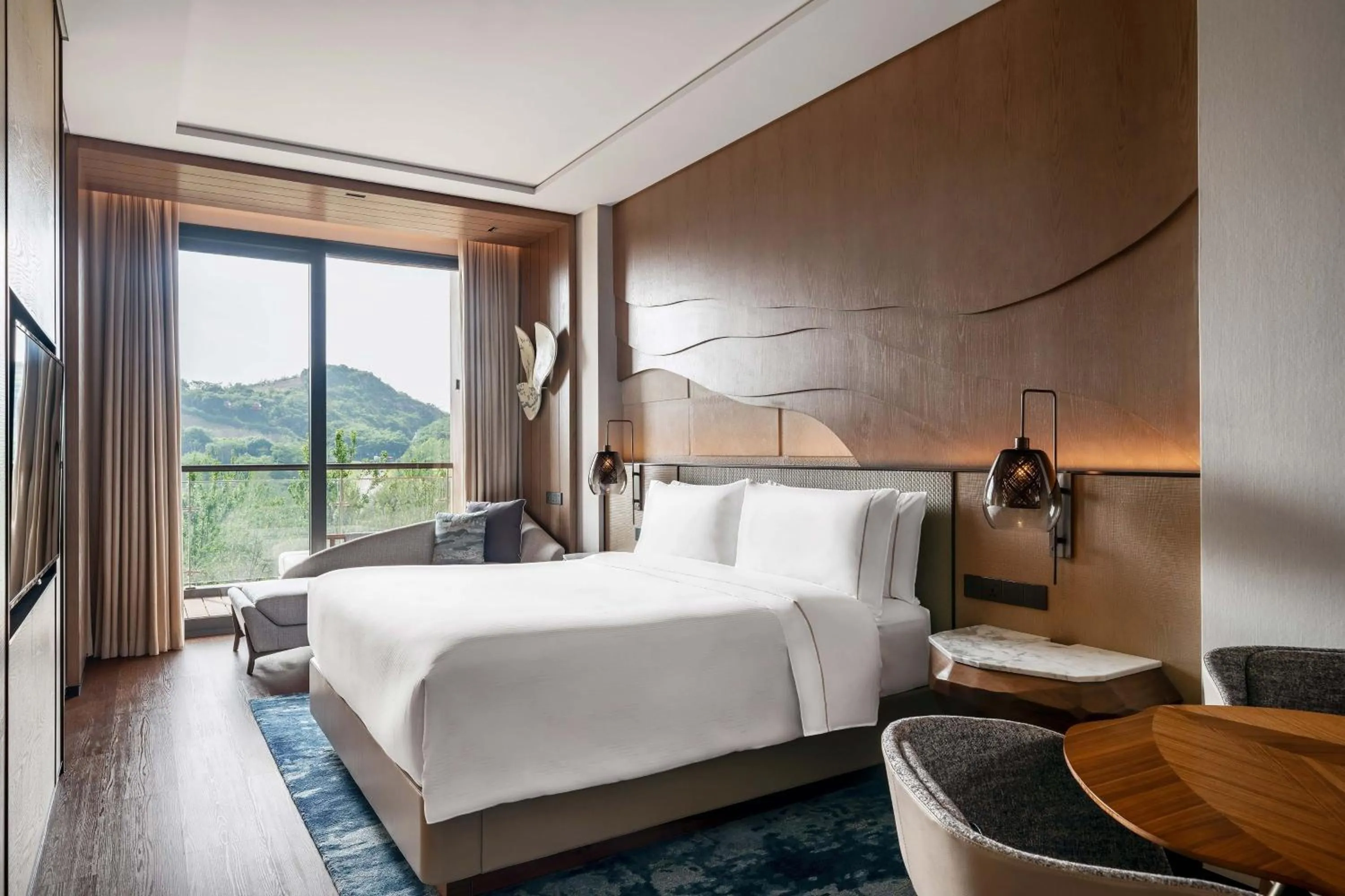 Photo of the whole room, Bed in The Westin Nanjing Resort & Spa