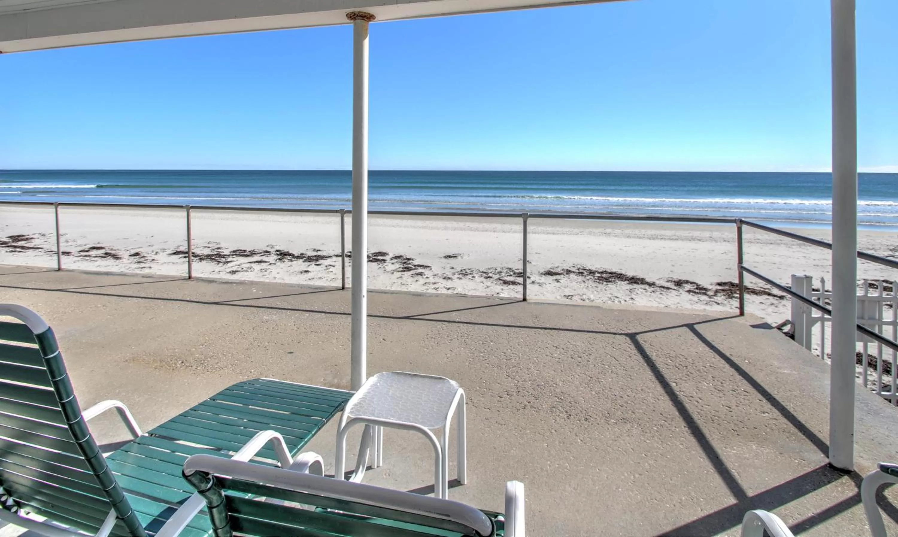 Balcony/Terrace in Norseman Resort on the Beach