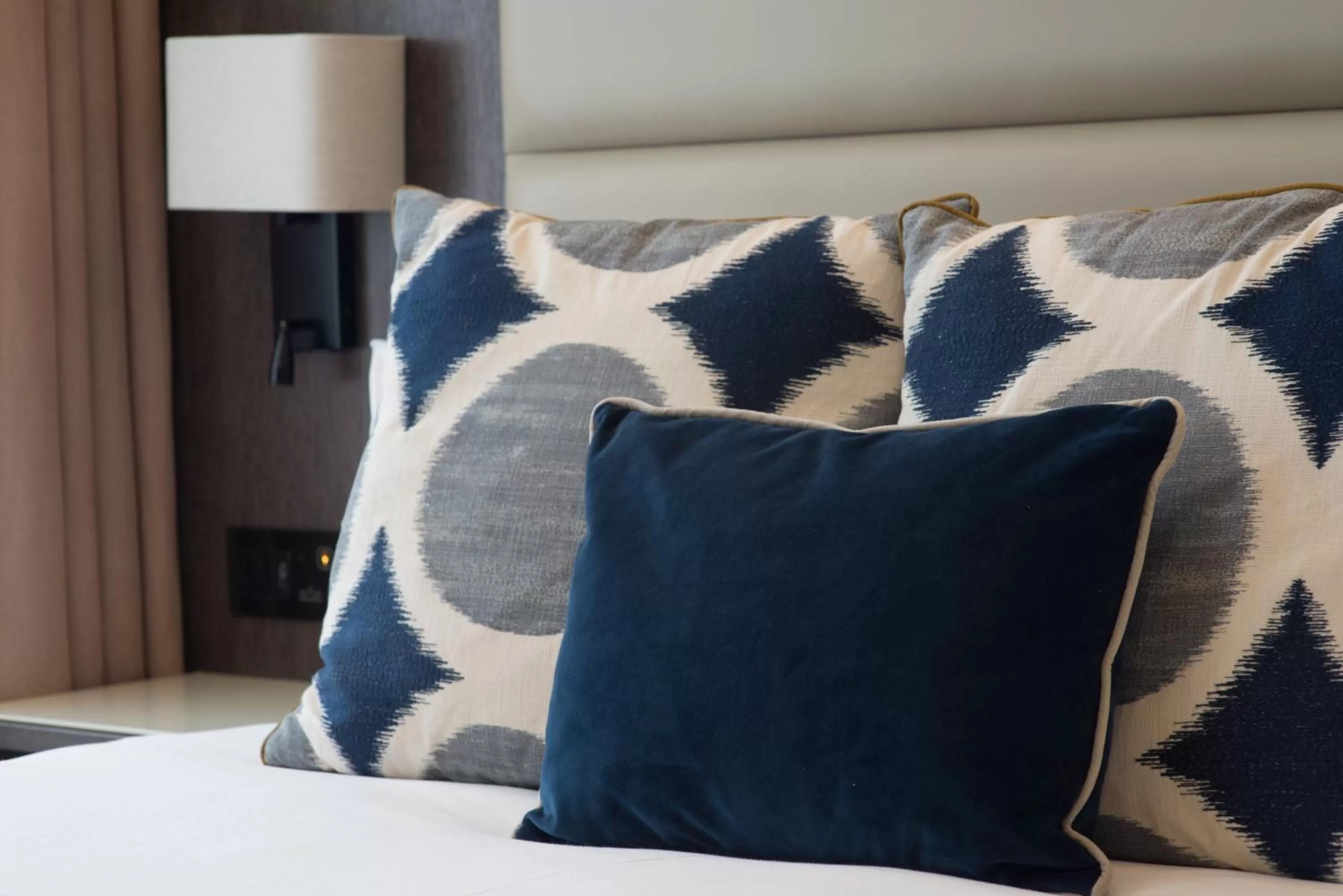 Decorative detail, Bed in The Kings Head Hotel