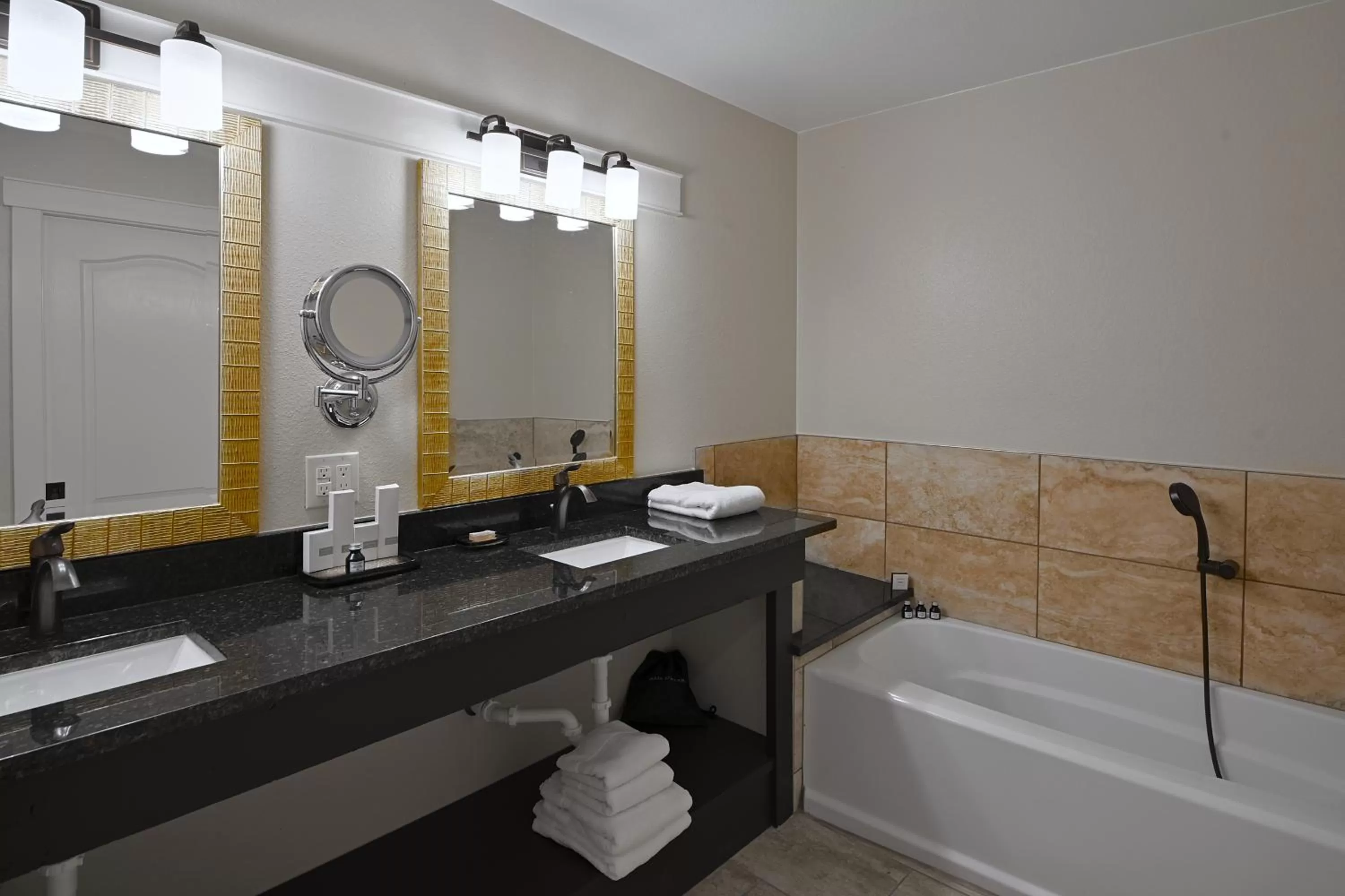 One-Bedroom Villa in Carter Creek Winery Resort & Spa