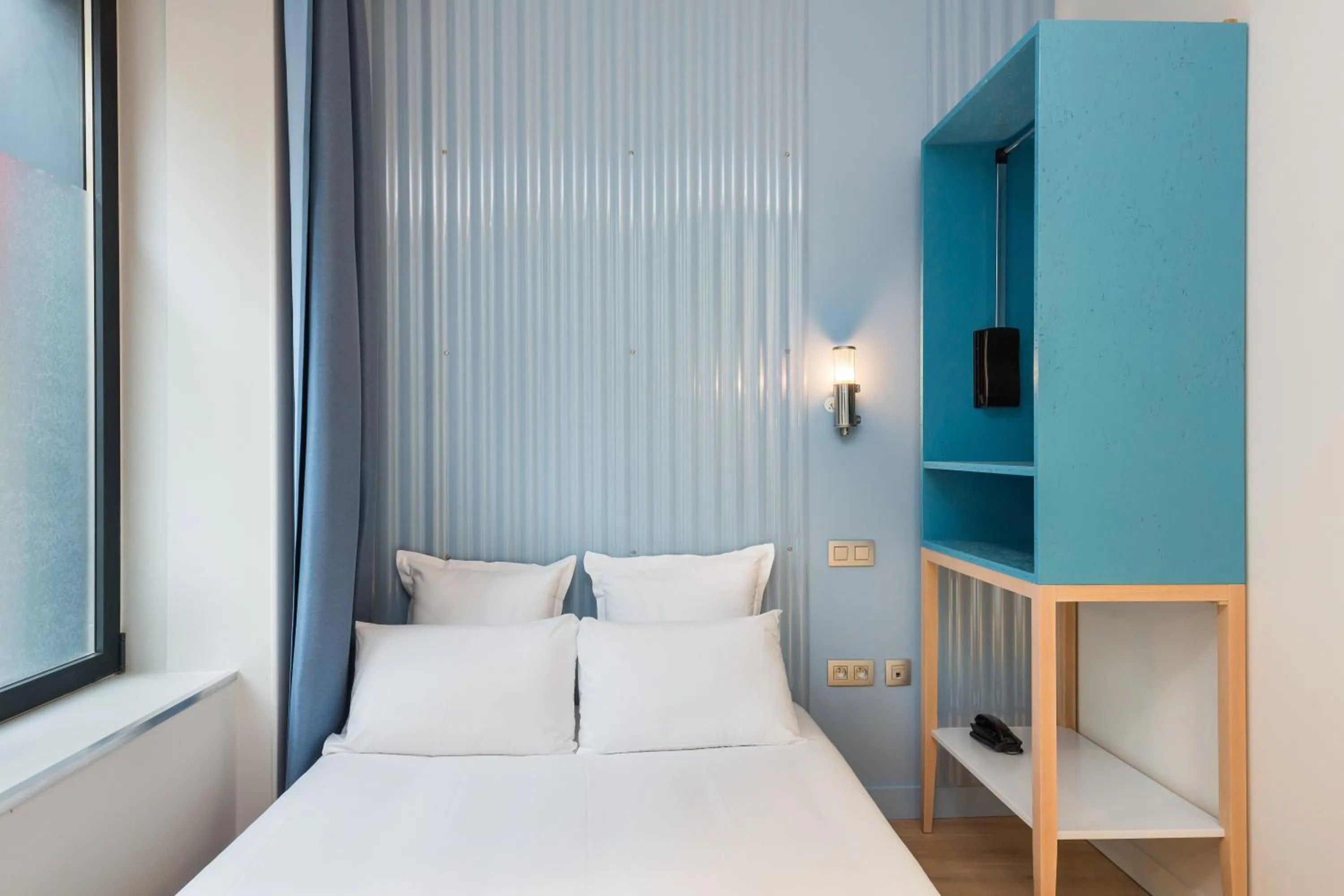 Bedroom, Room Photo in Hôtel Ozz by Happyculture