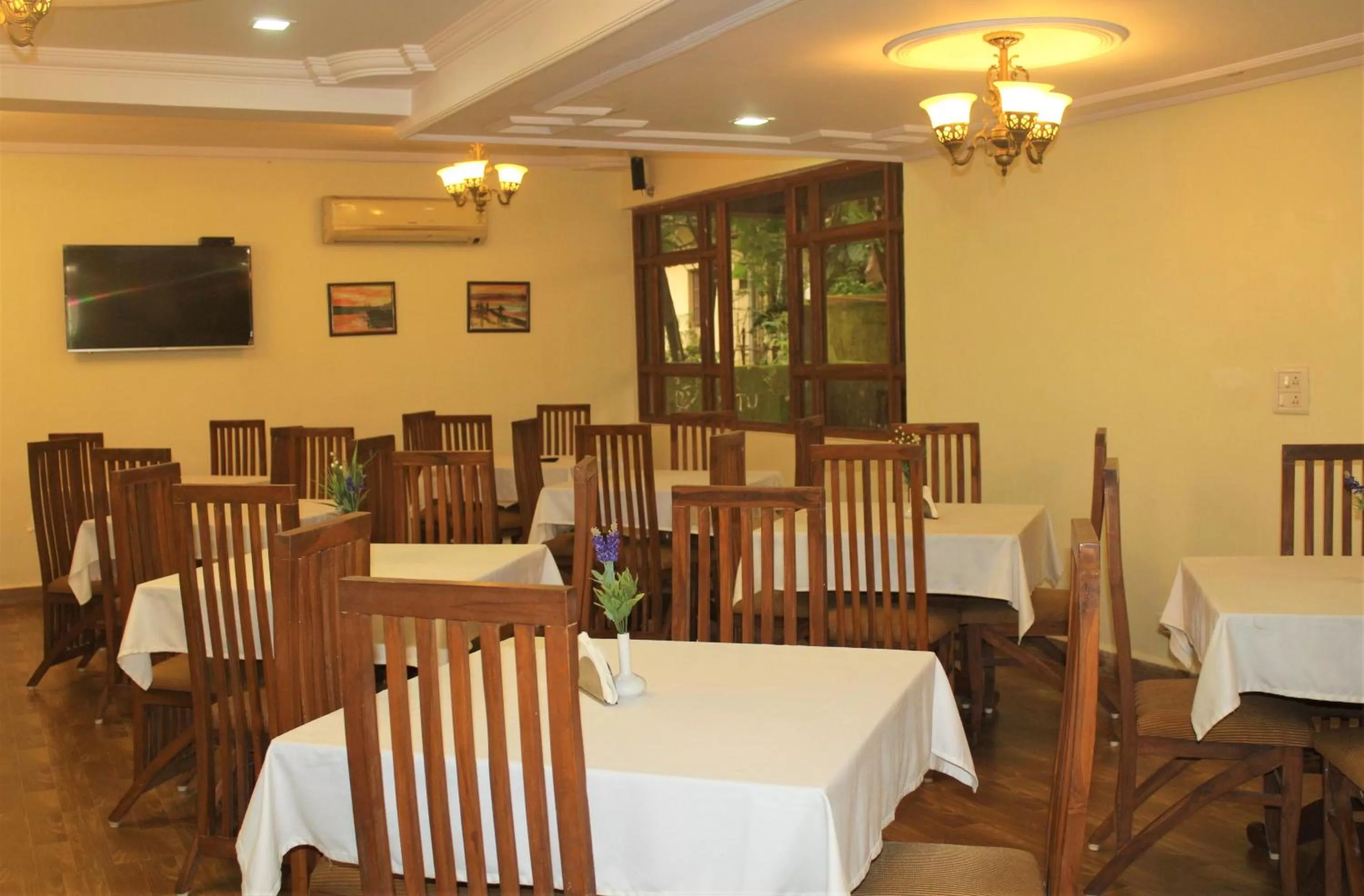 Restaurant/places to eat in Sonikas Leisure