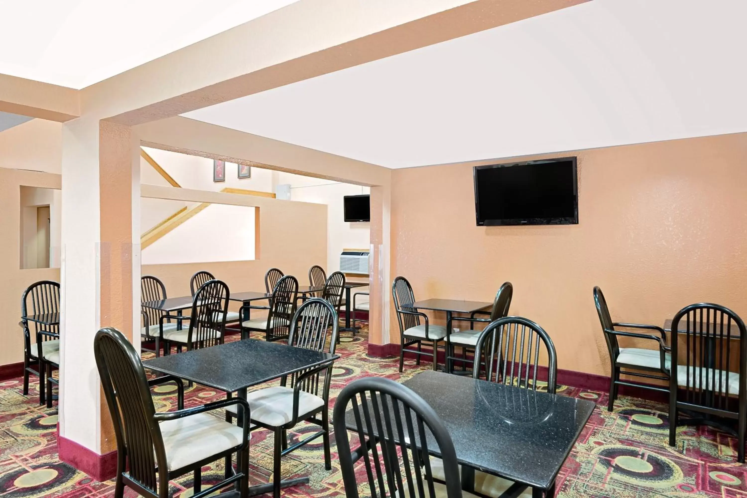 Lobby or reception, Restaurant/Places to Eat in Days Inn by Wyndham Fort Dodge