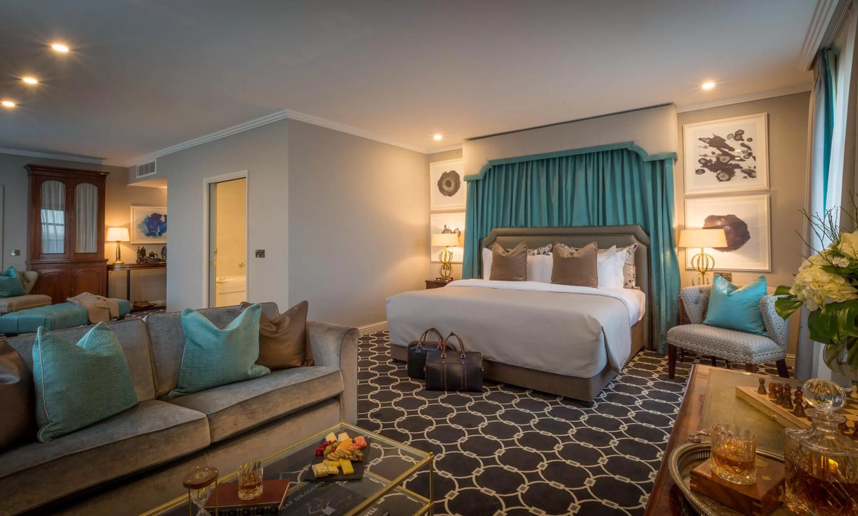 Photo of the whole room, Bed in Castletroy Park Hotel