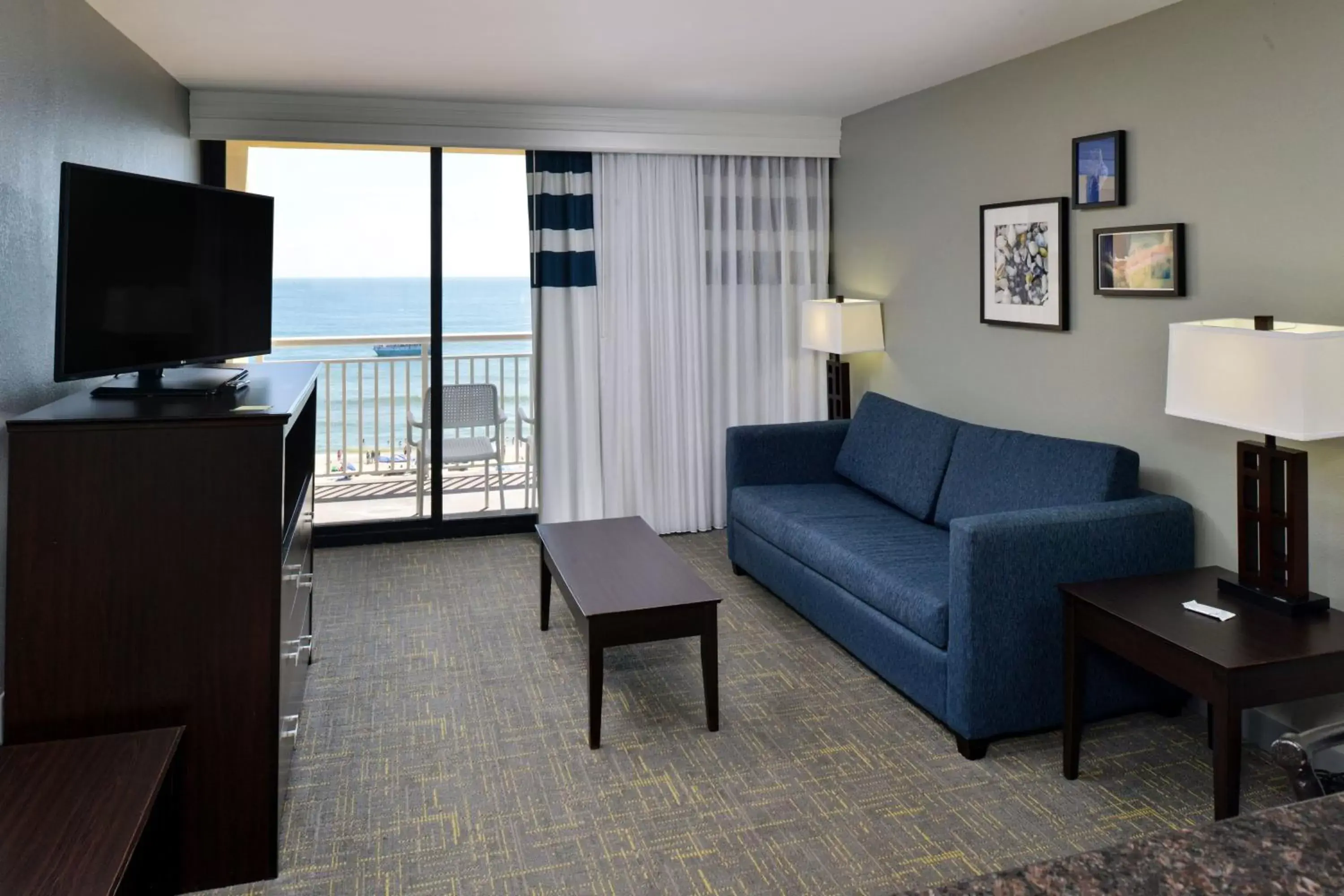 Bedroom, Seating Area in Four Points by Sheraton Virginia Beach Oceanfront