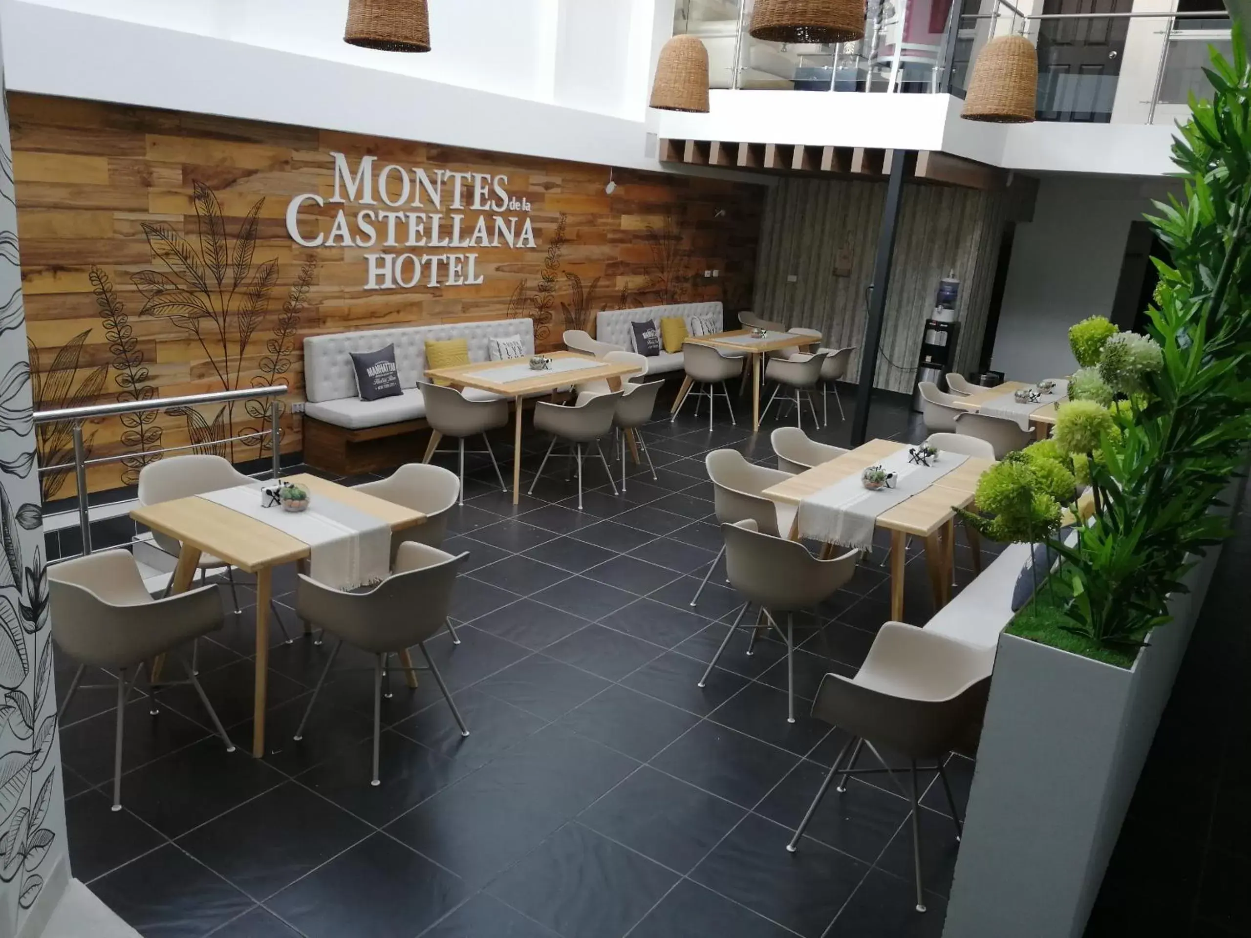 Restaurant/places to eat in Hotel Montes De La Castellana Restaurant/places to eat in Hotel Montes De La Castellana