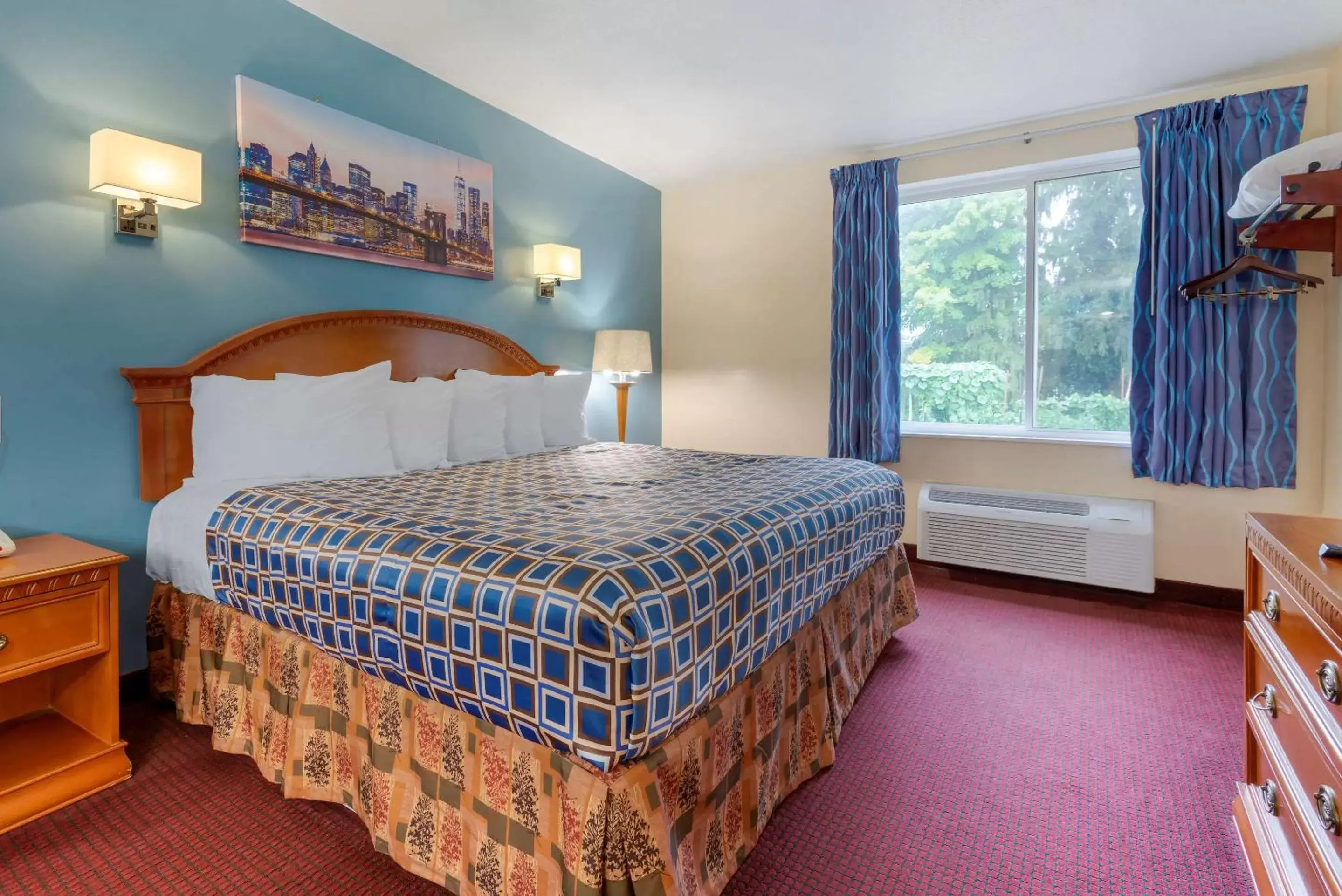Bedroom, Bed in Rodeway Inn & Suites New Paltz- Hudson Valley