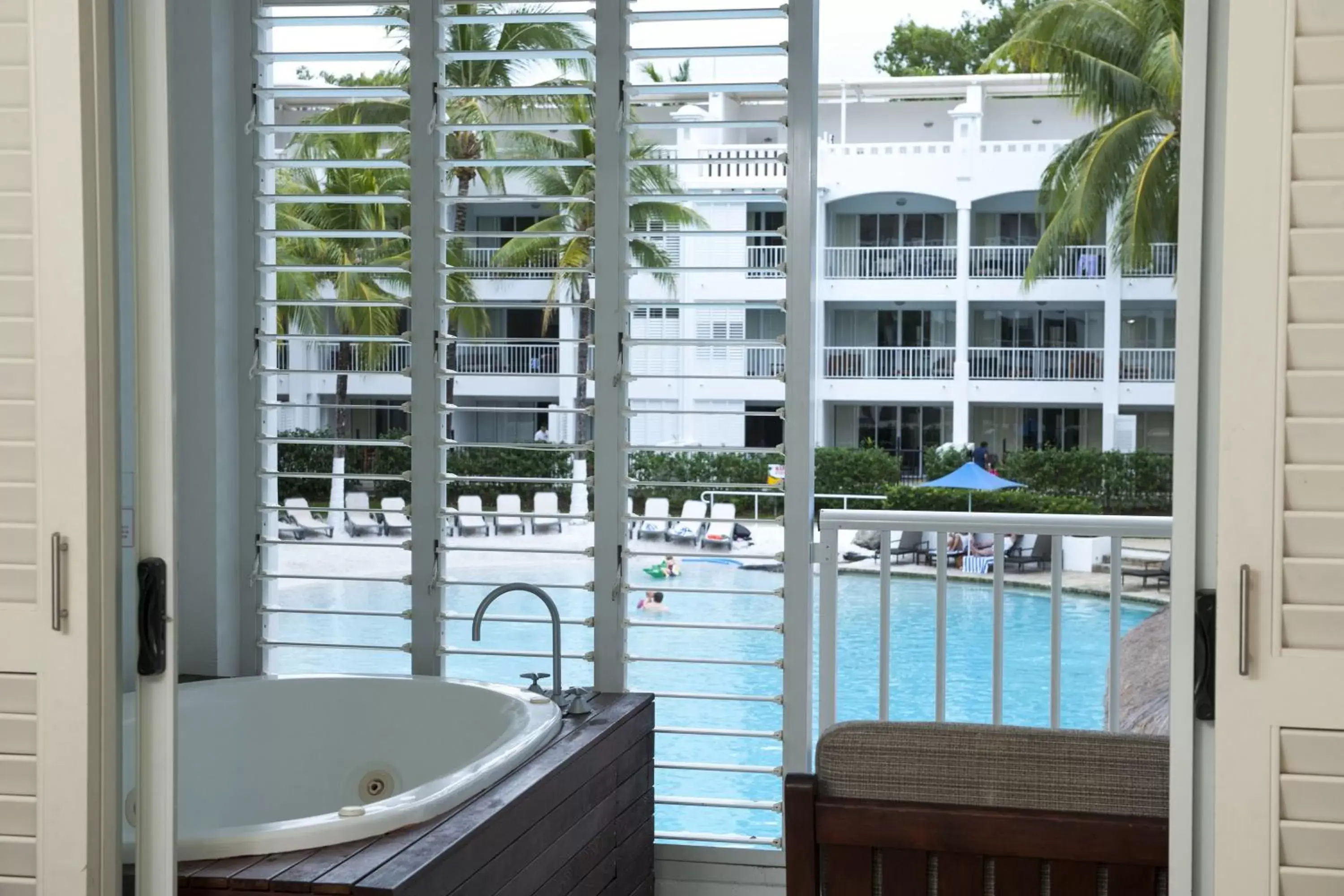 Hot Tub, Swimming Pool in Peppers Beach Club & Spa