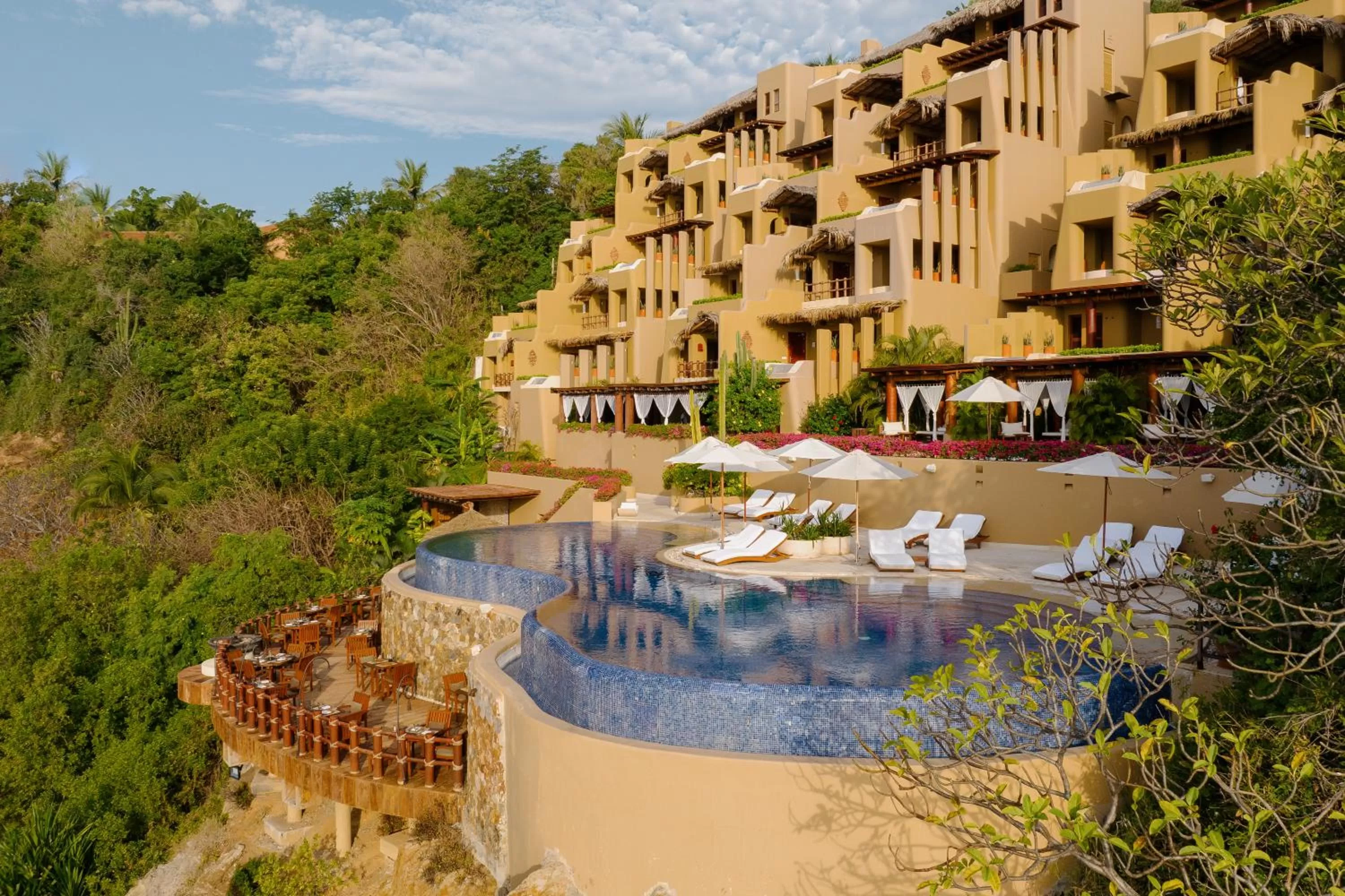 Property building in Cala de Mar Resort & Spa Ixtapa