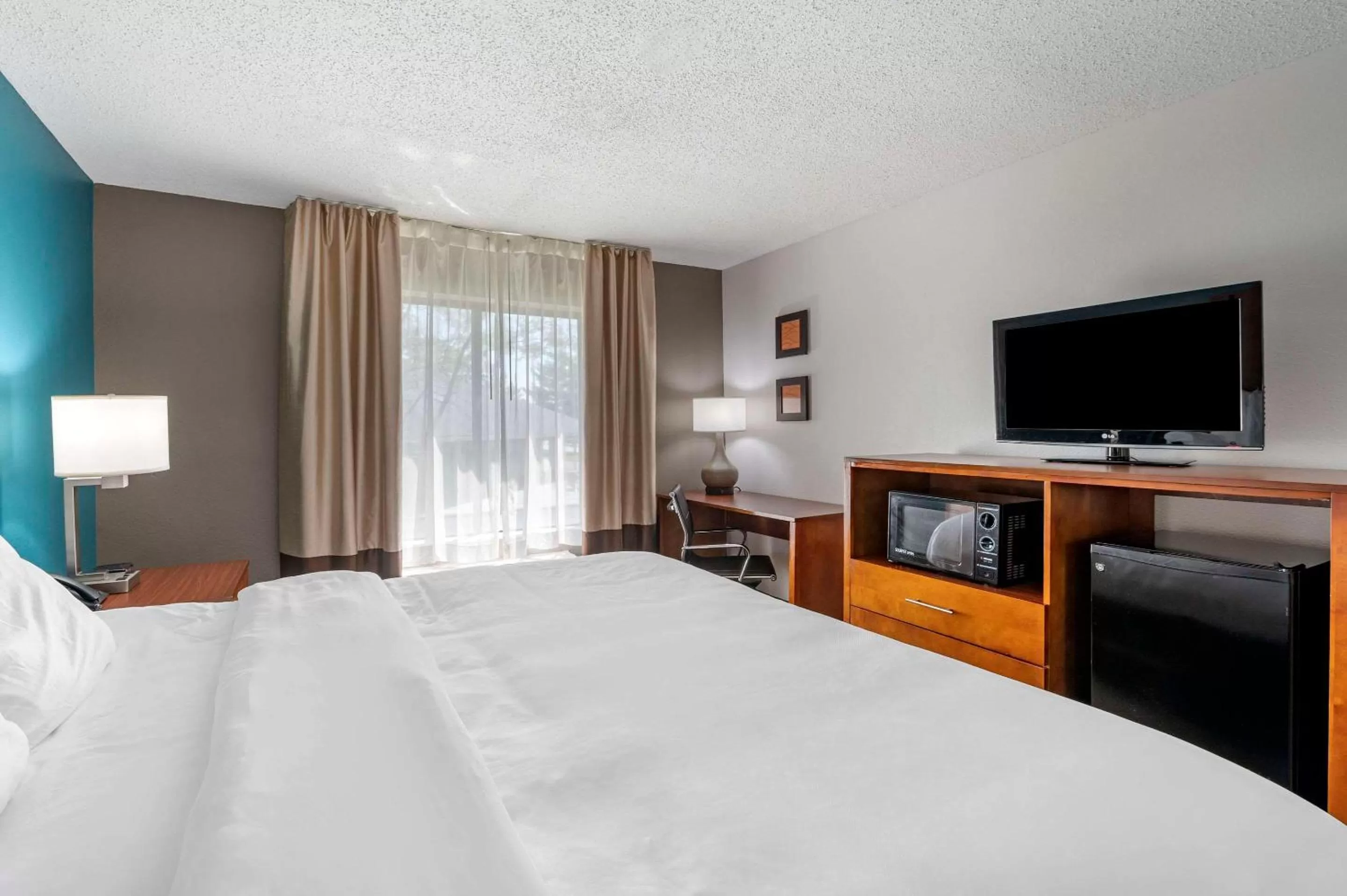 Bedroom, Bed in Comfort Inn Plainfield - Indianapolis Airport