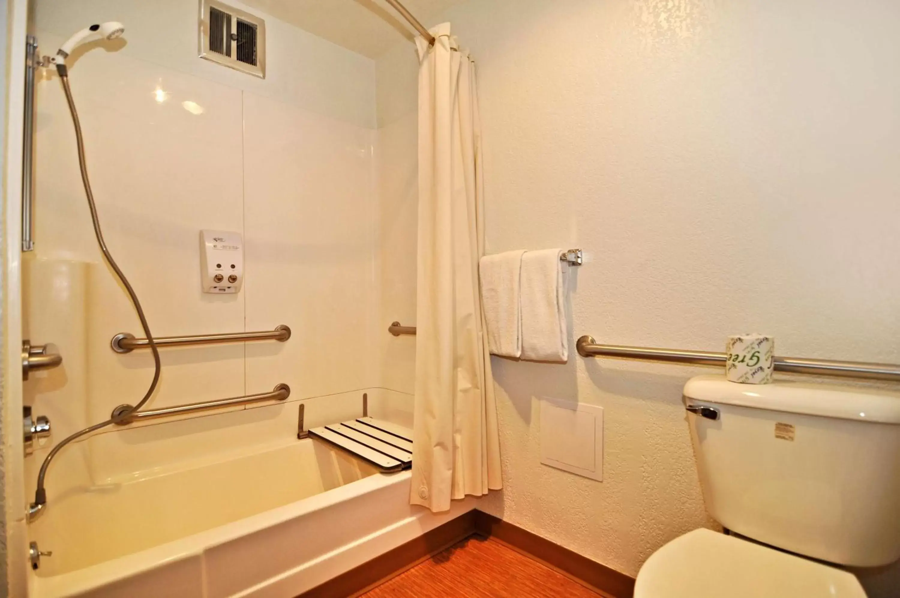 Shower, Bathroom in Motel 6-Willows, CA
