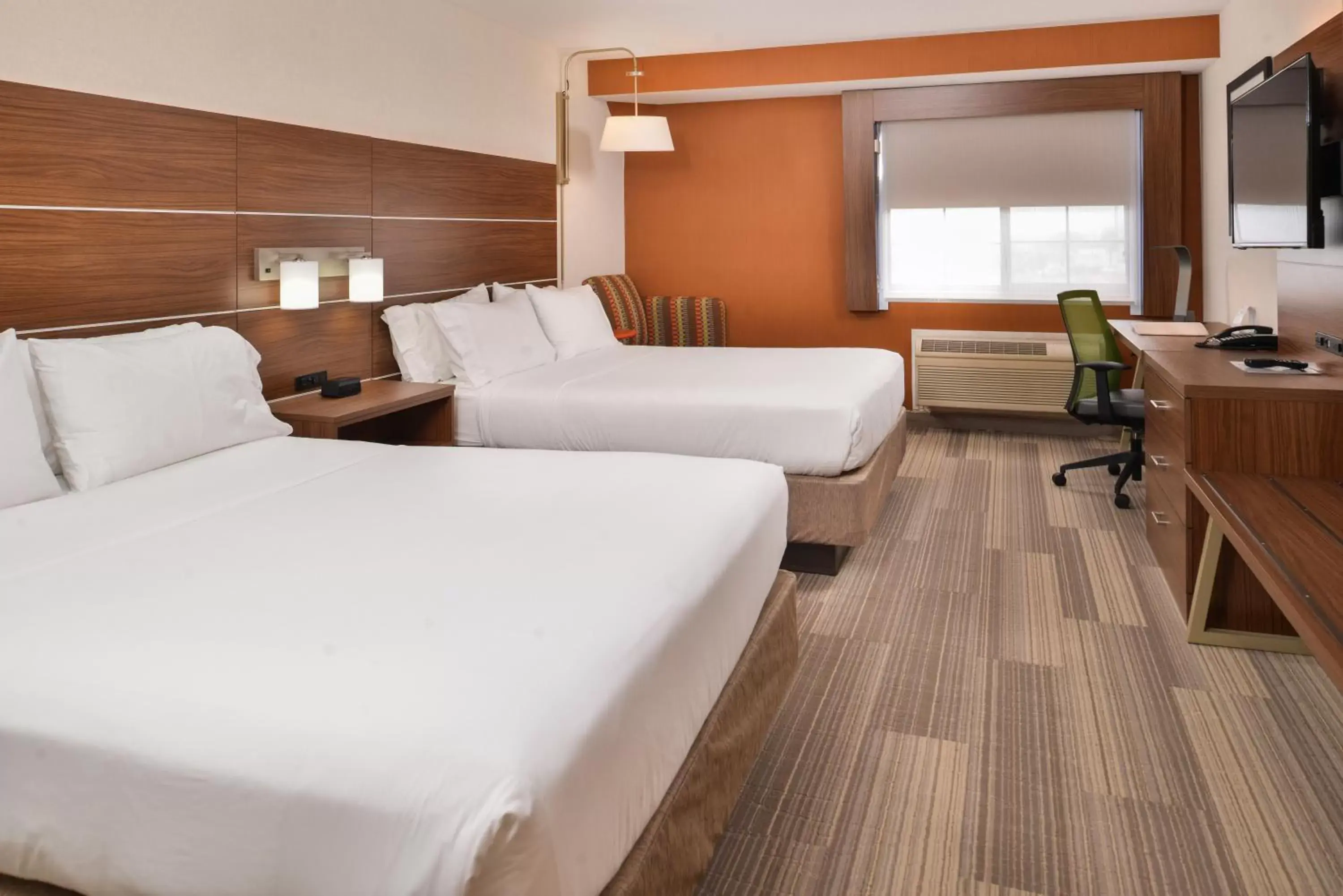 Photo of the whole room, Bed in Holiday Inn Express Westley, an IHG Hotel