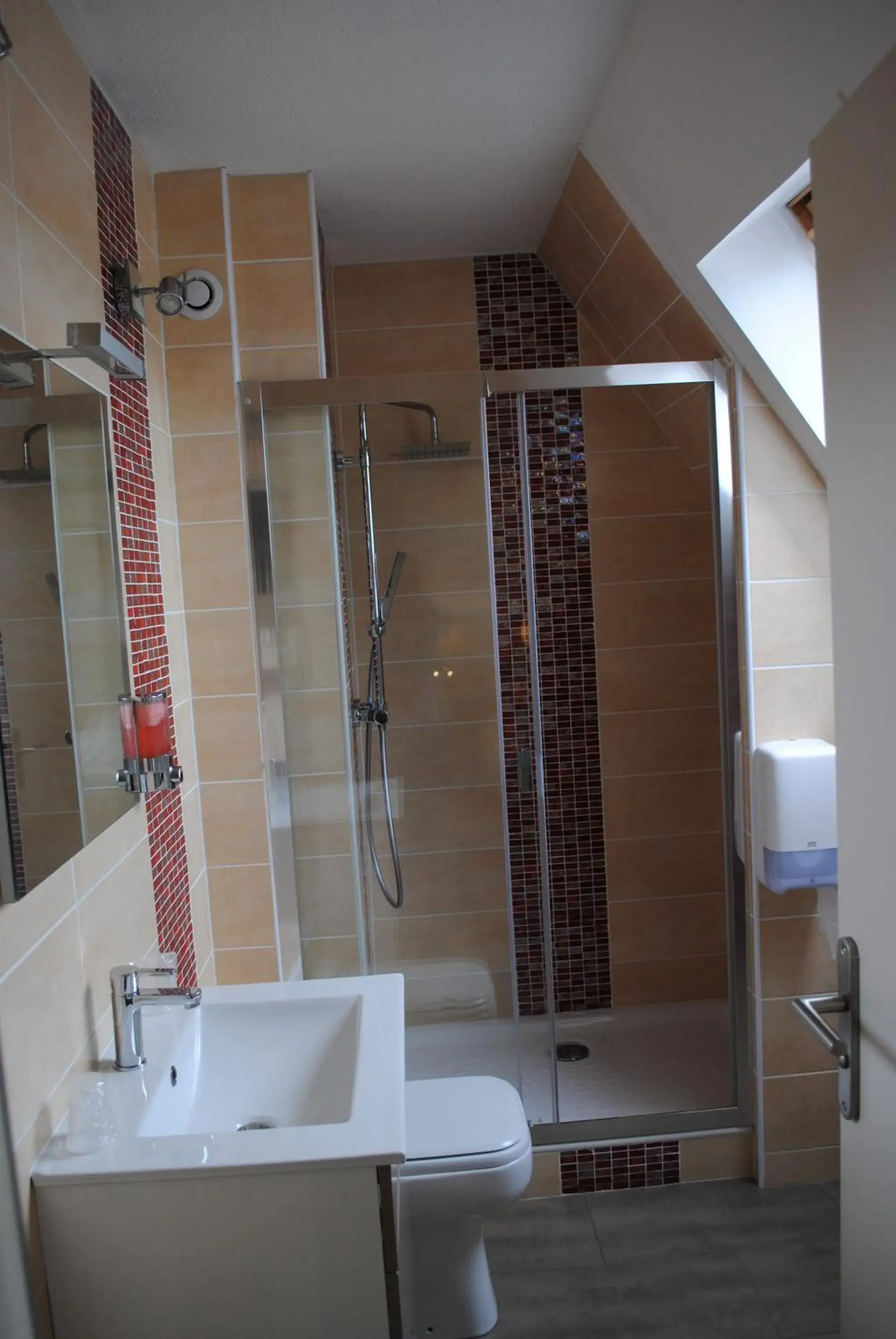 Bathroom in Hotel Le Goelo - Port de Paimpol