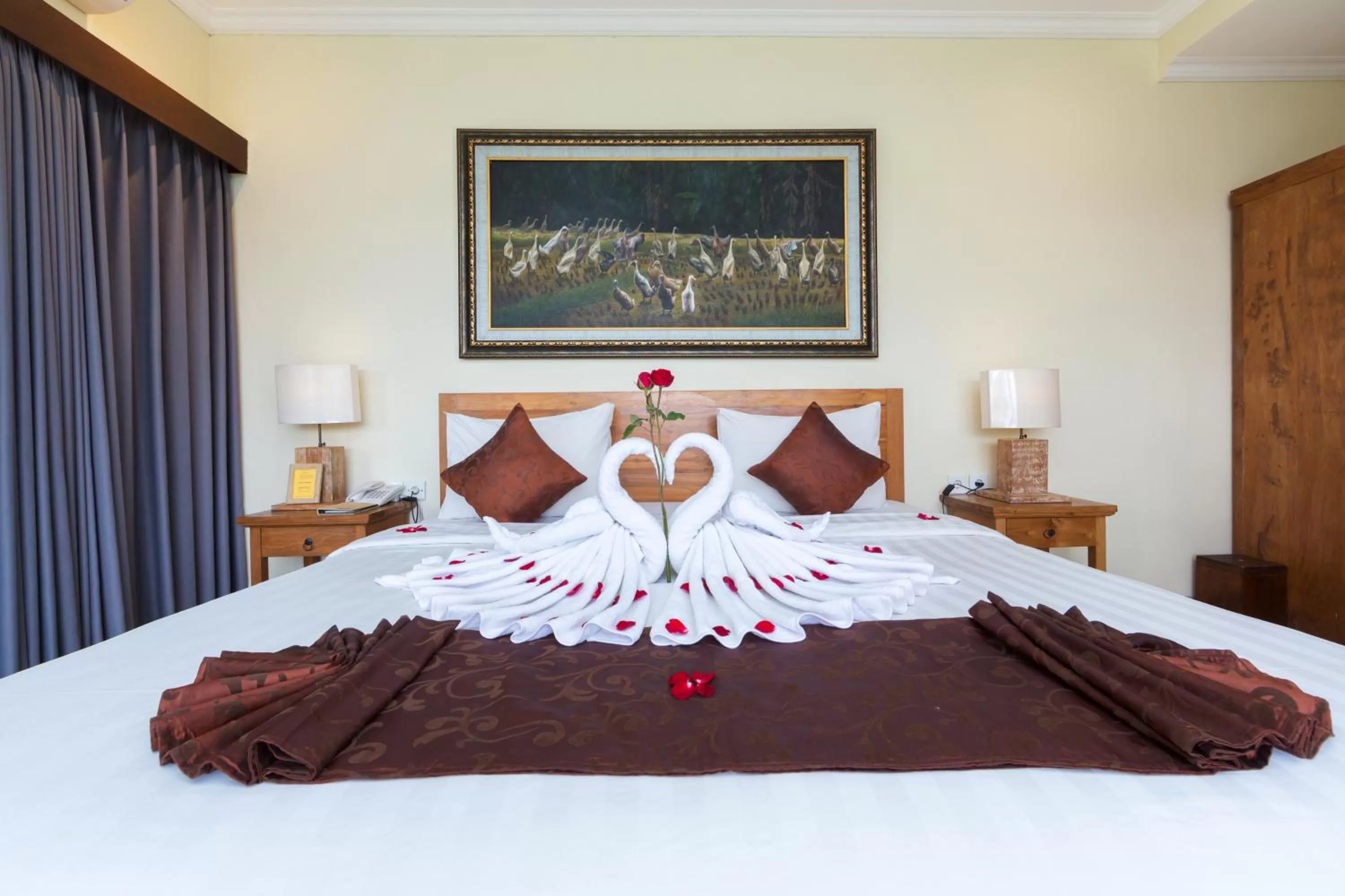 Bed in Alamdini Resort Ubud