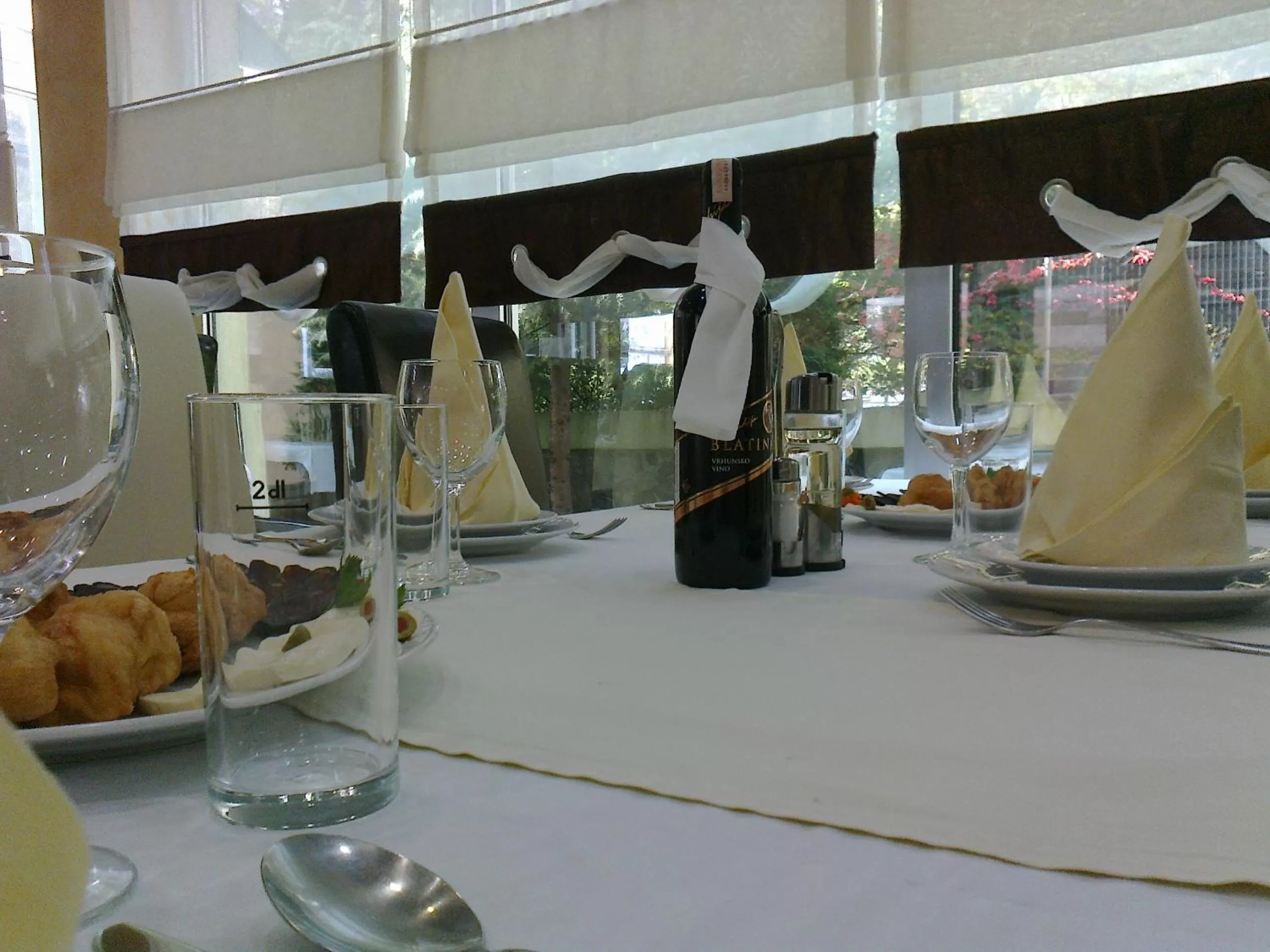 Restaurant/places to eat in Motel Maksumić