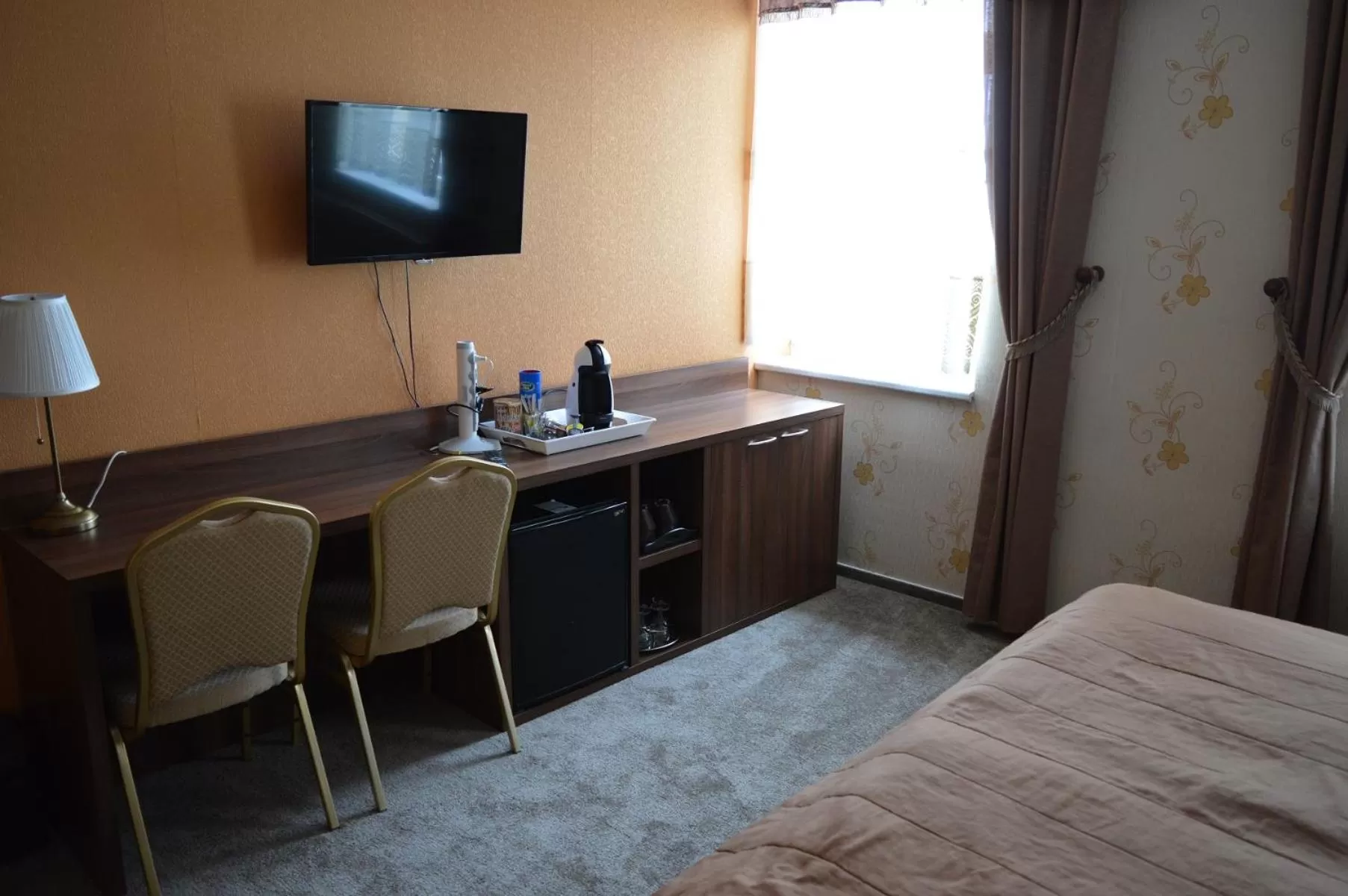 TV and multimedia, Bed in Hotel Lipa