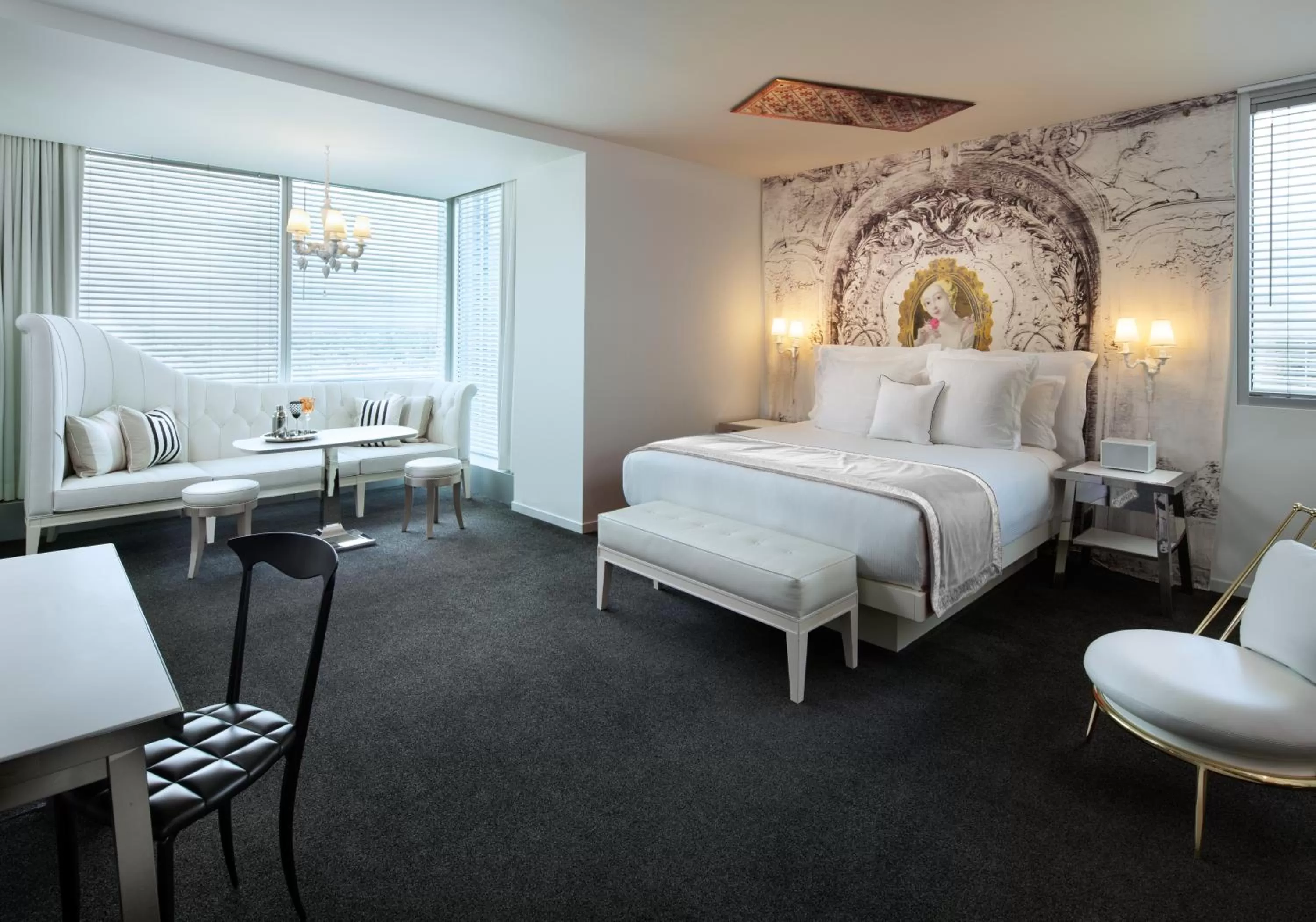 Photo of the whole room, Bed in SAHARA Las Vegas