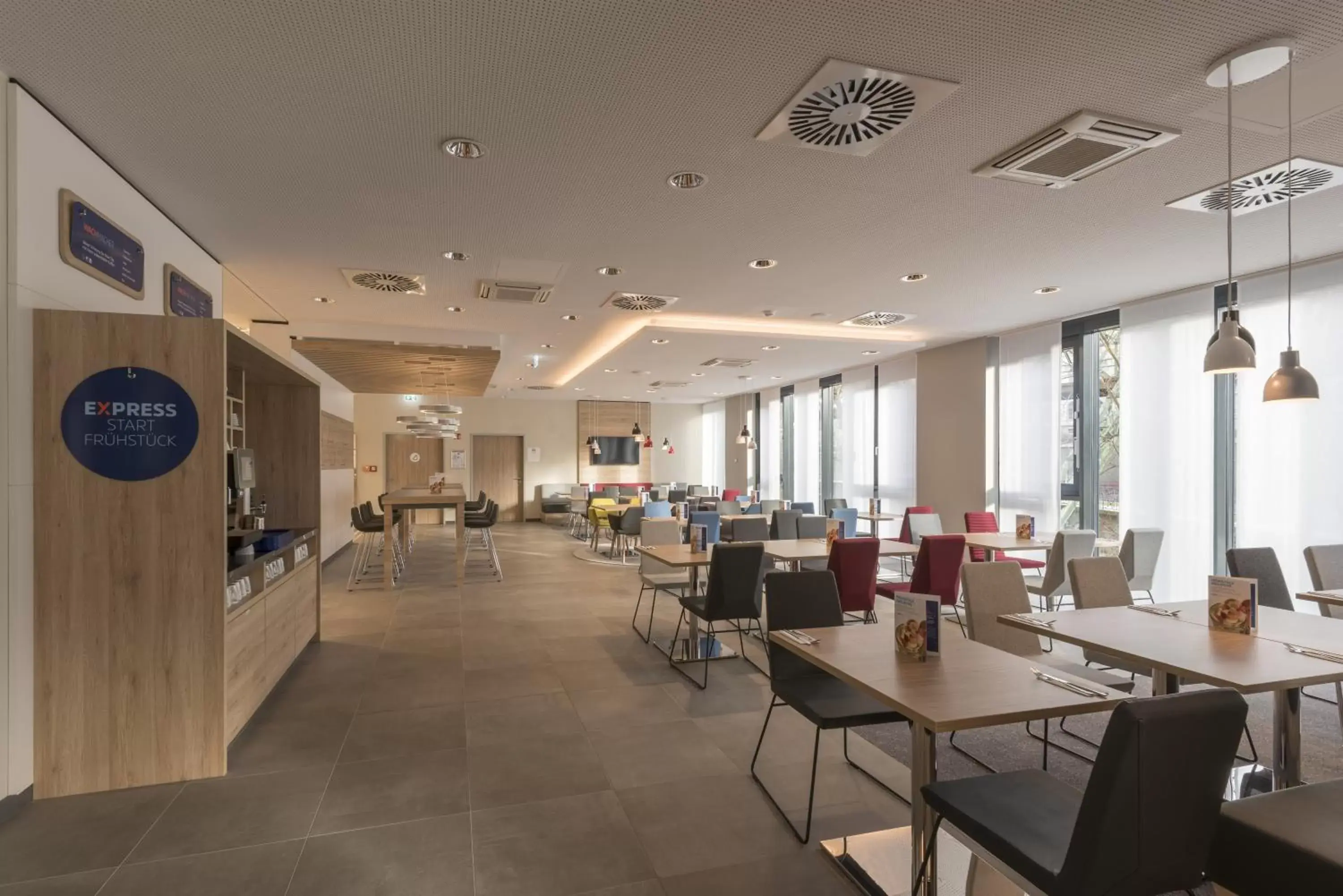 Breakfast, Restaurant/Places to Eat in Holiday Inn Express - Wuppertal - Hauptbahnhof, an IHG Hotel