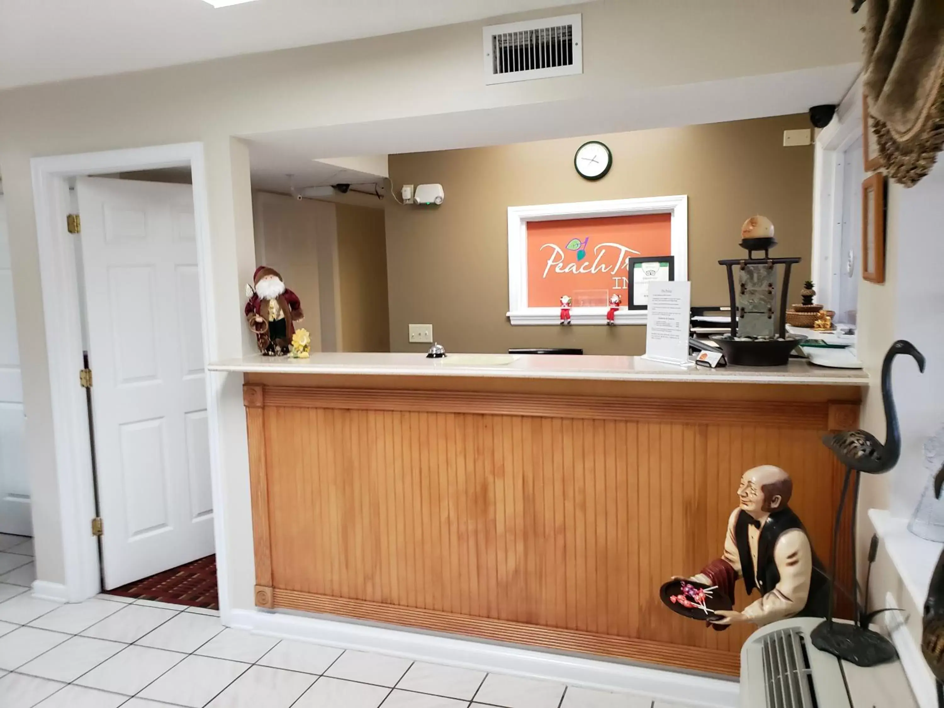 Lobby or reception in Peach Tree Inn Lobby or reception in Peach Tree Inn