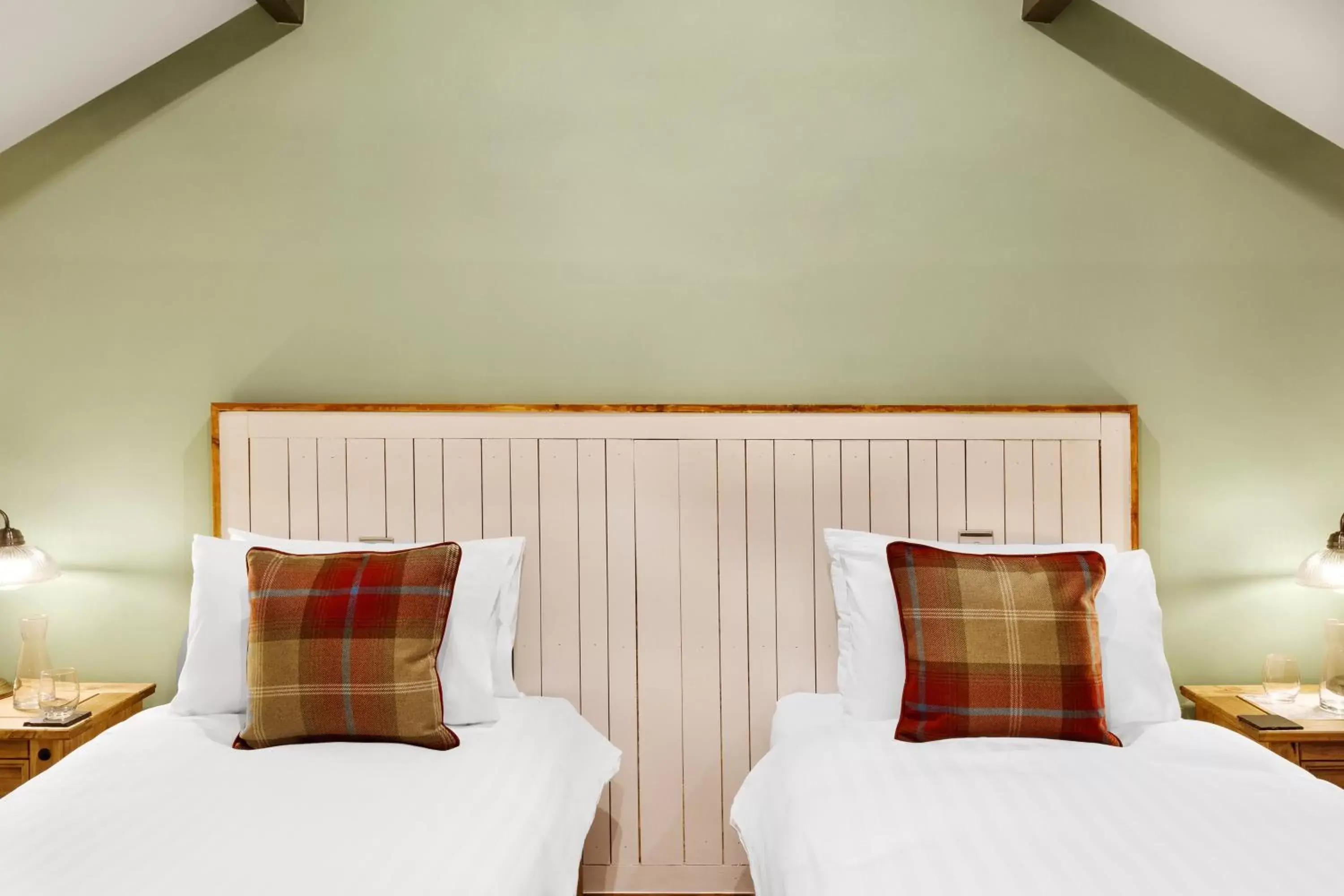 Bed in Shoulder of Mutton Inn