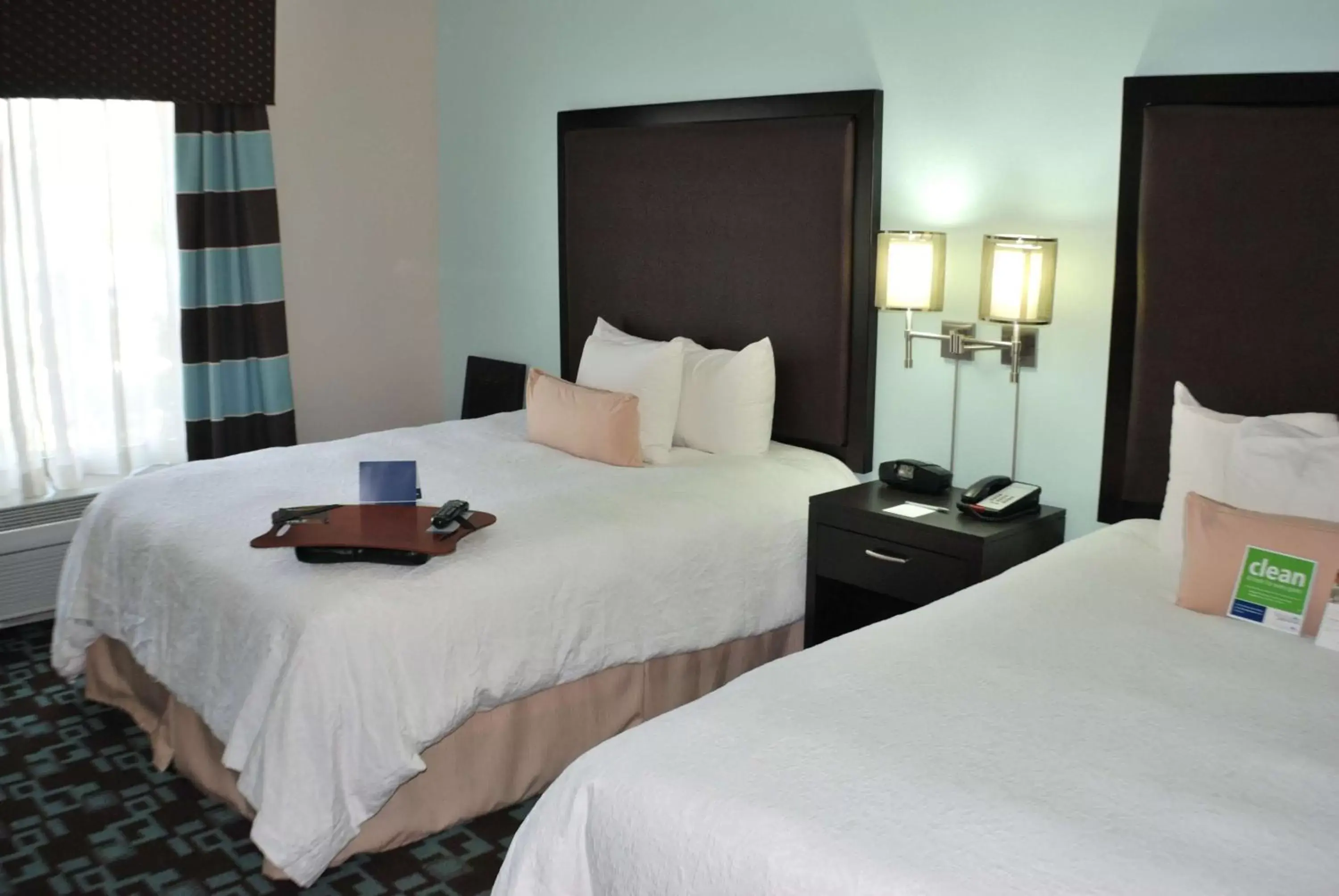 Bed in Hampton Inn & Suites Nashville at Opryland