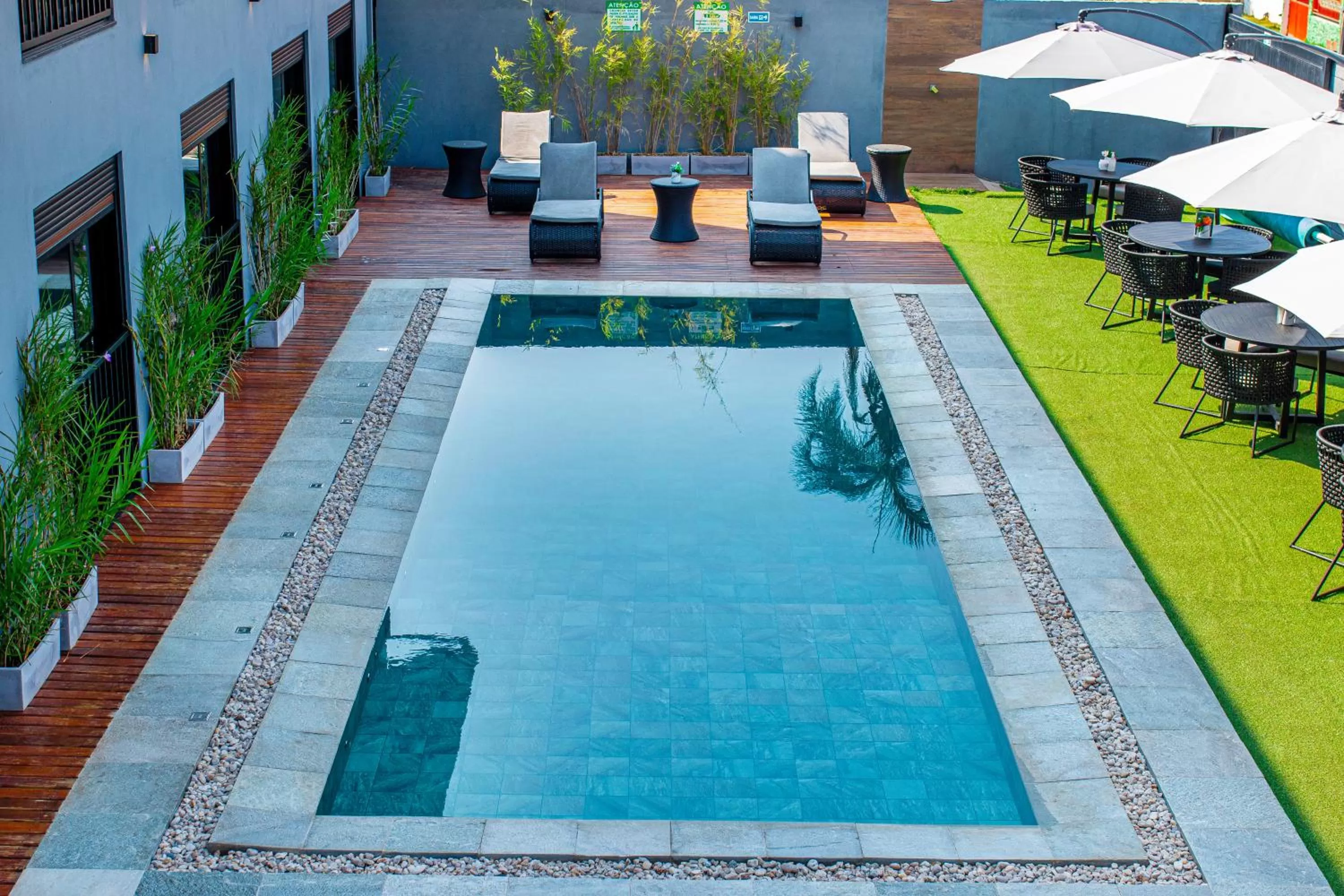 Pool view in Pousada Flores do Carmo