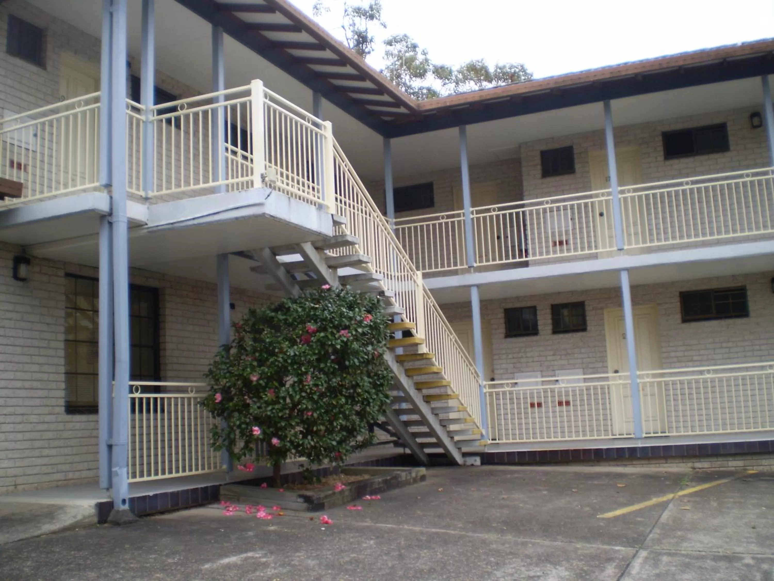 Property building in Excelsior Motor Inn