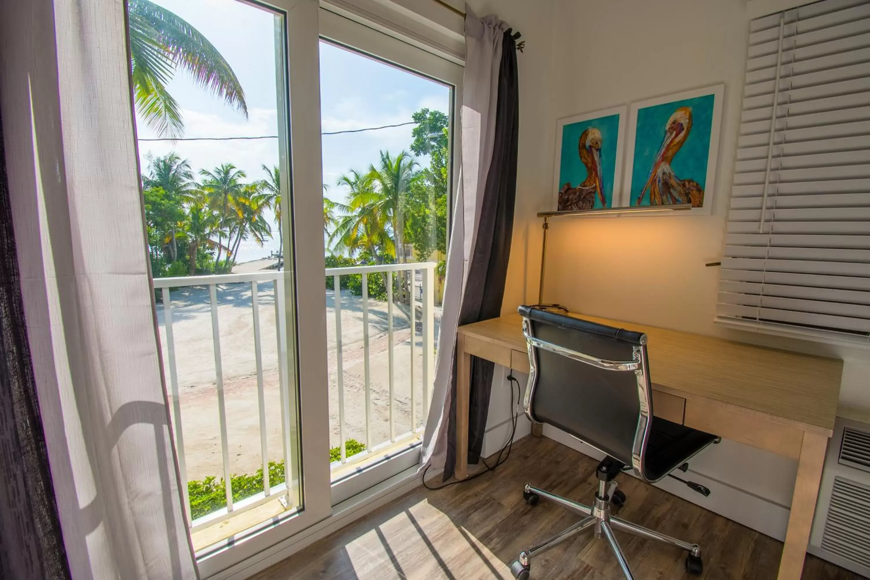 Balcony/Terrace, TV/Entertainment Center in Bayside Inn Key Largo