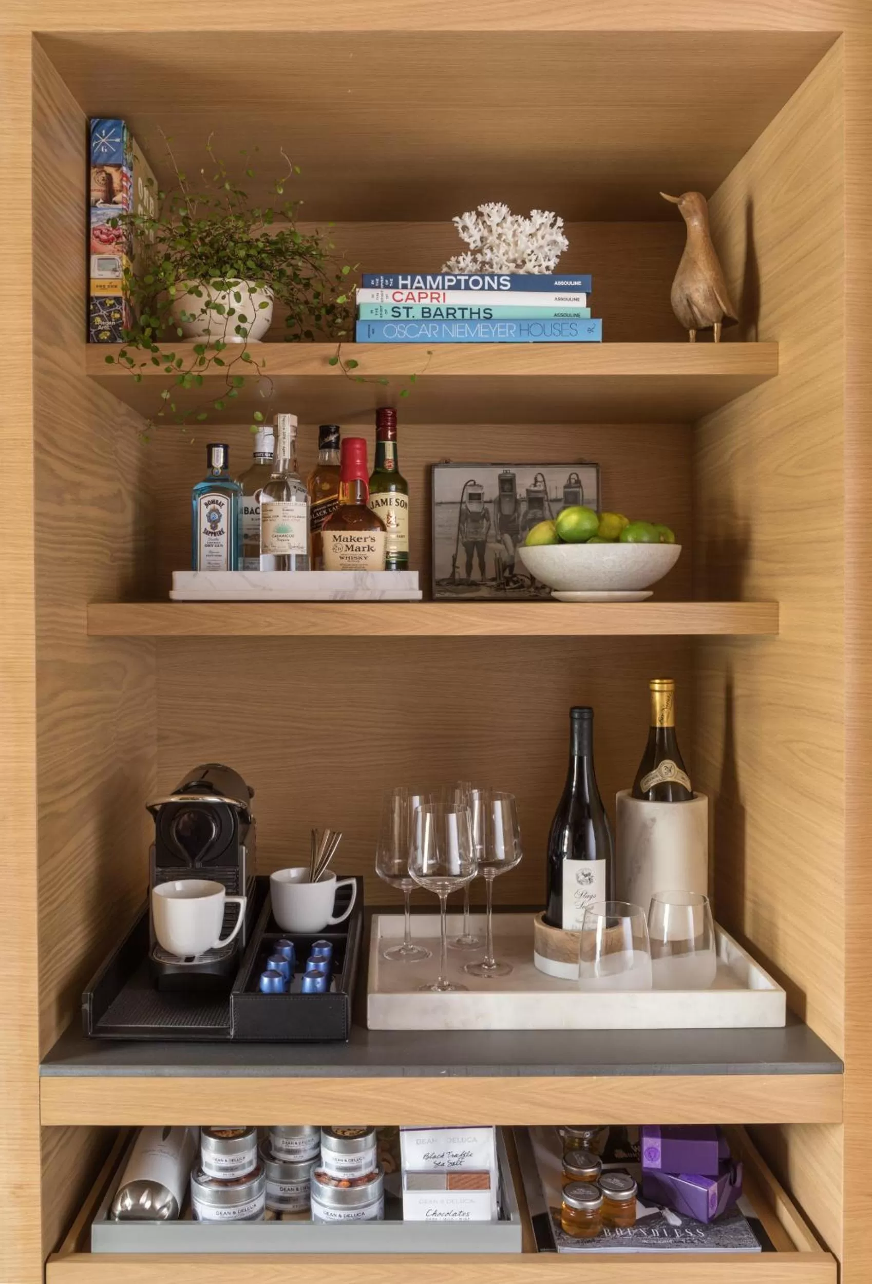 Coffee/tea facilities in Malibu Beach Inn