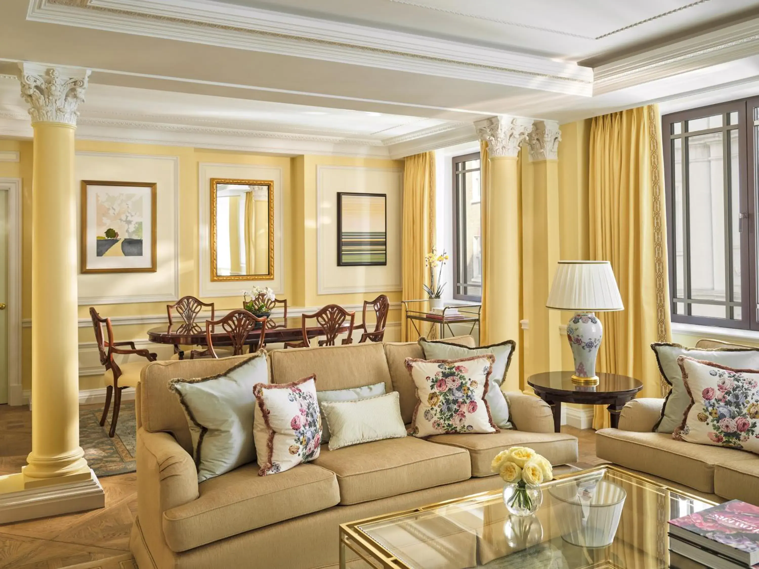 Living room, Seating Area in The Dorchester - Dorchester Collection