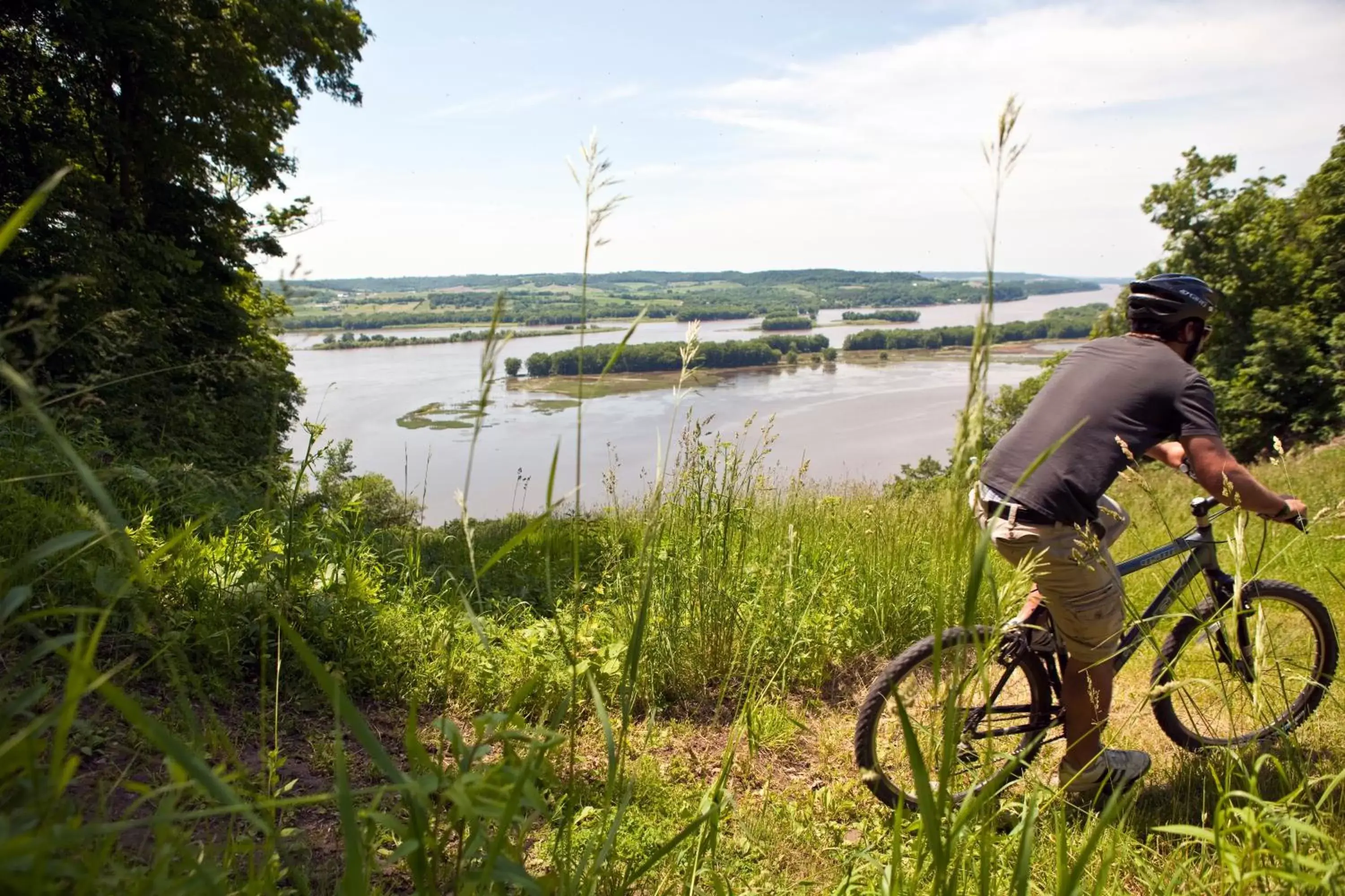 Cycling, Guests in Chestnut Mountain Resort