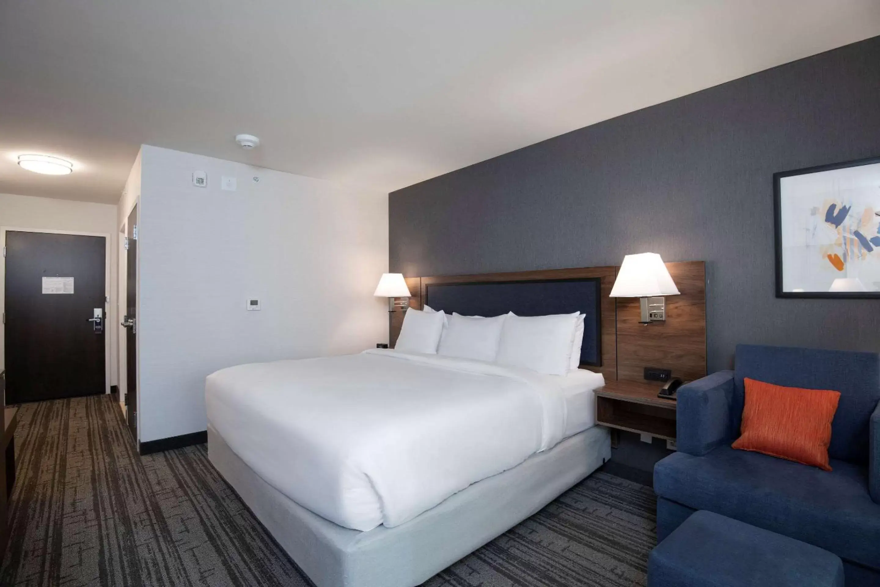 Photo of the whole room, Bed in Comfort Inn & Suites