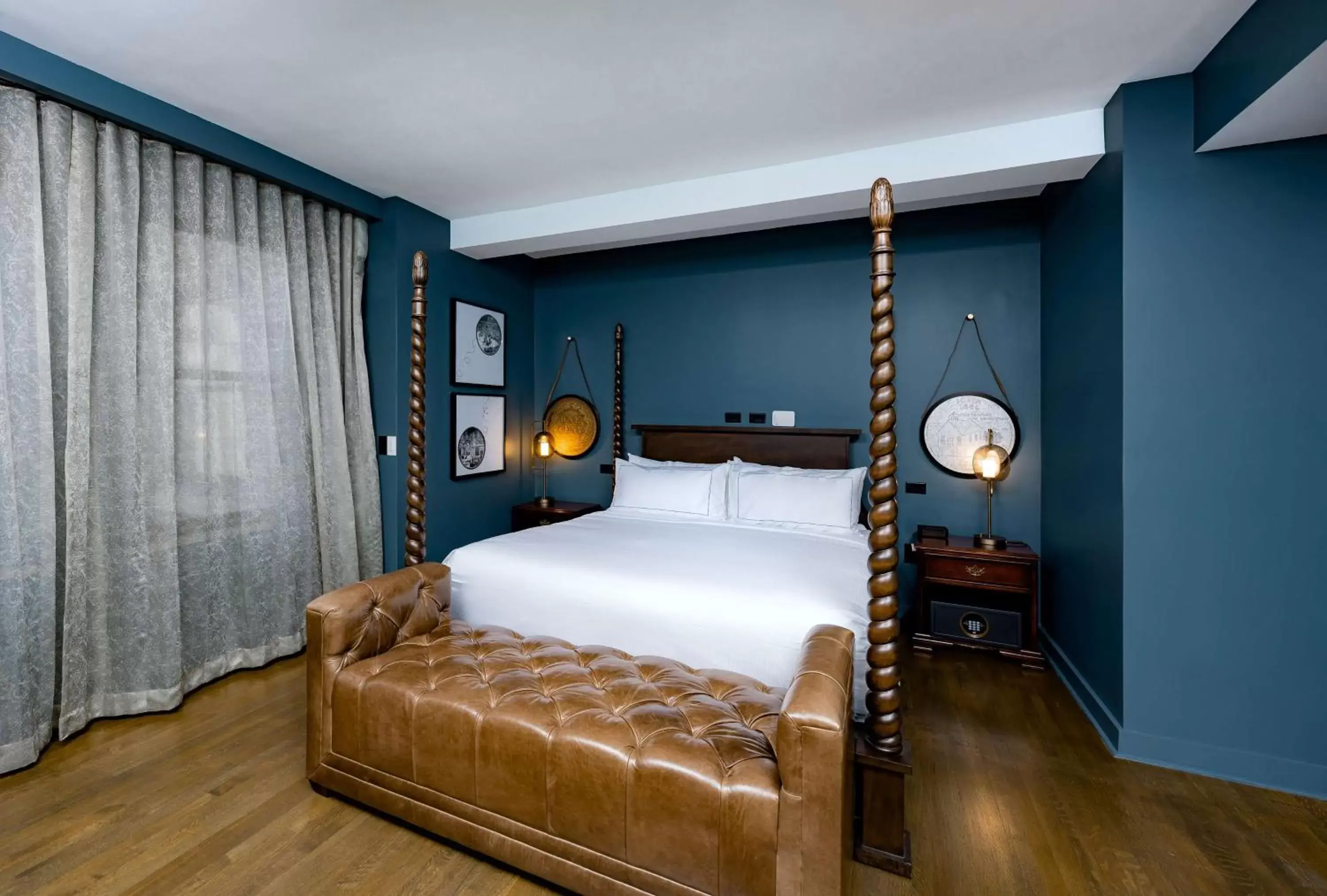 Bed in Hotel Fort Des Moines, Curio Collection By Hilton