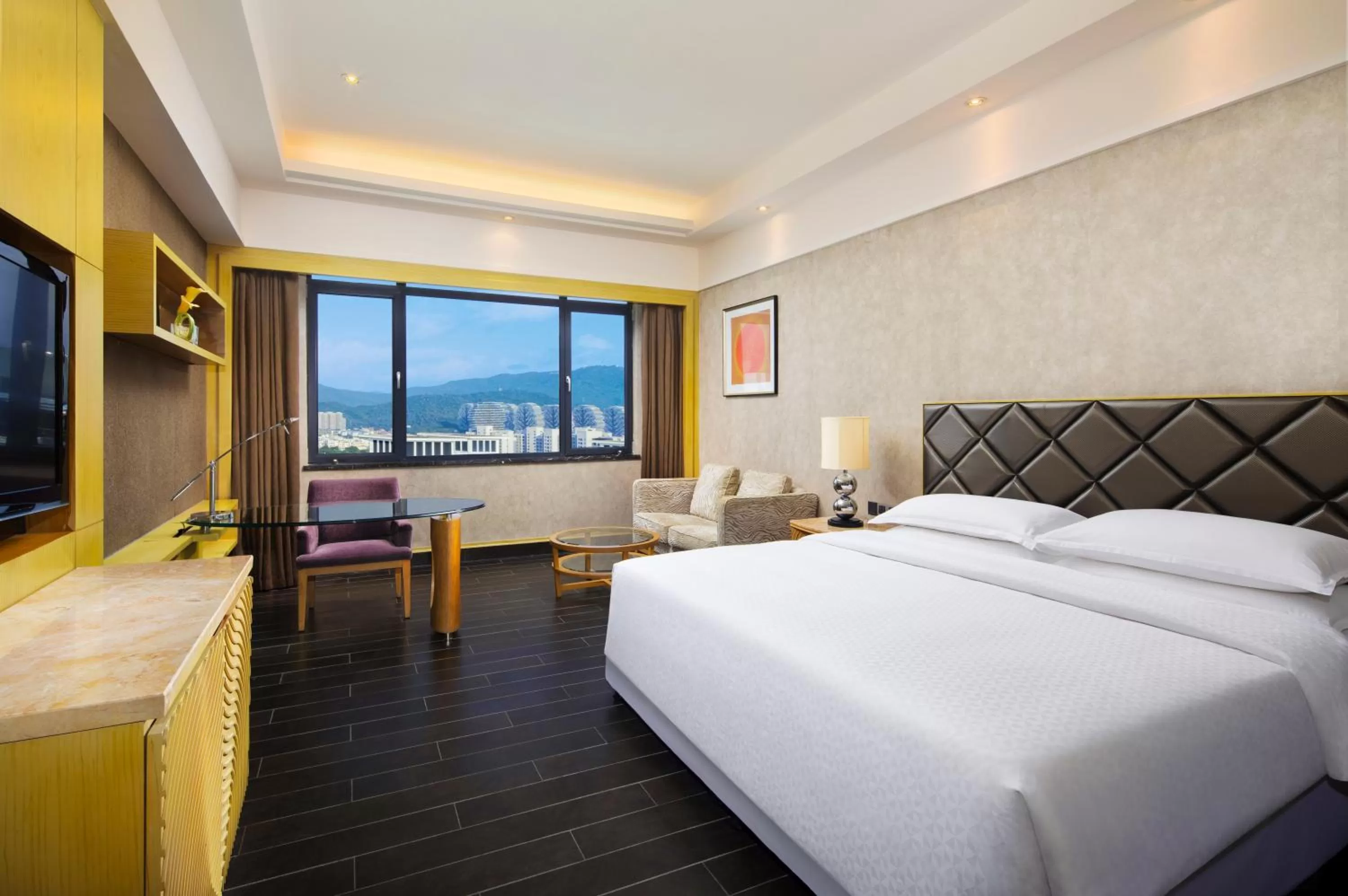 Photo of the whole room, Bed in Four Points by Sheraton Hainan, Sanya