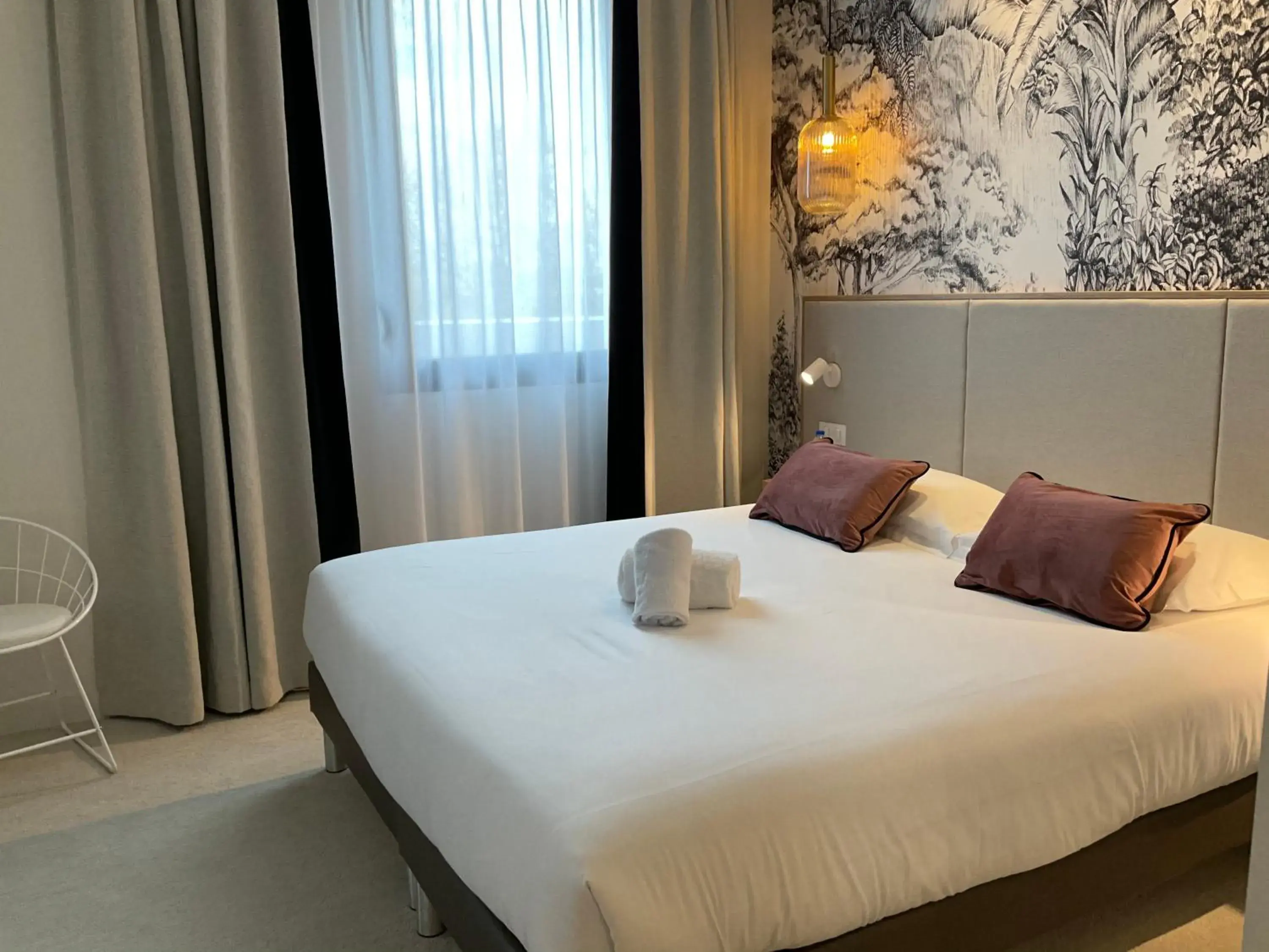 Bedroom, Bed in Brit Hotel Ker Lann Aeroport