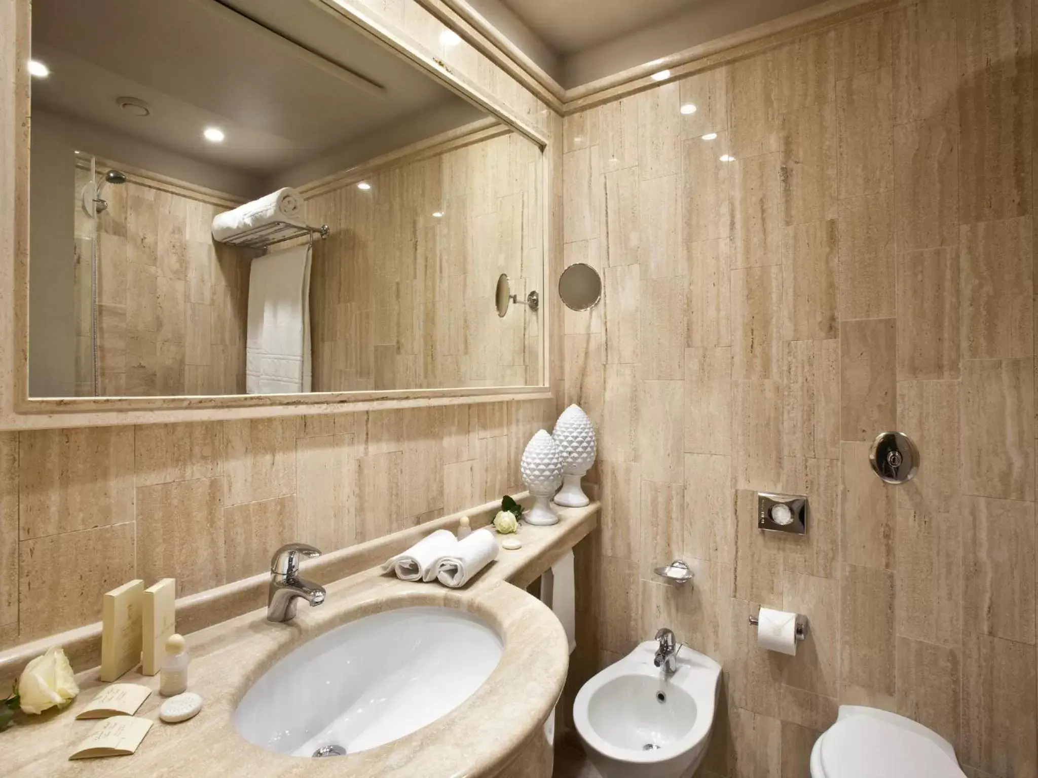 Bathroom in Grand Hotel Baia Verde