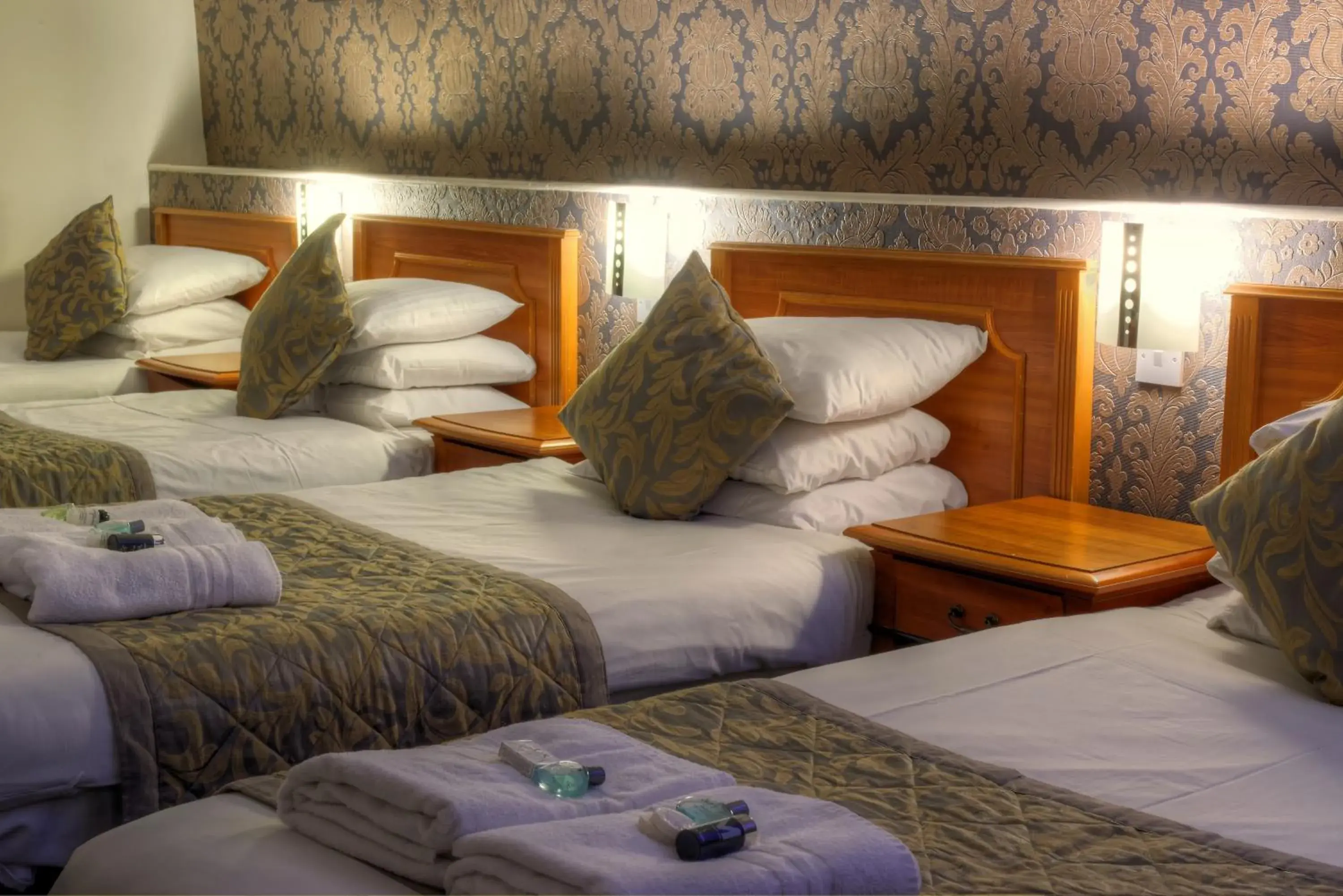 Bed in Grainger Hotel