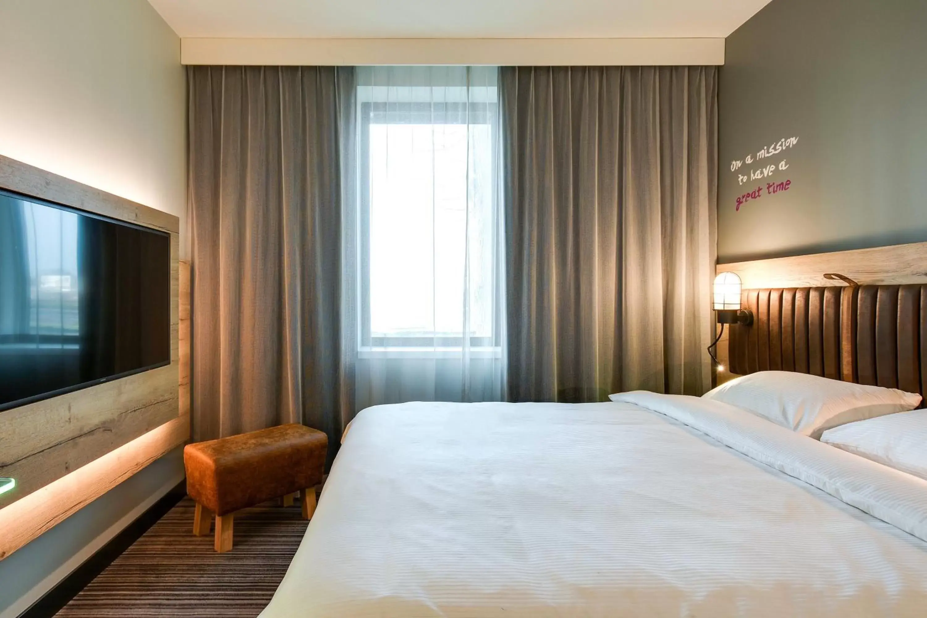 Photo of the whole room, Bed in Moxy Katowice Airport