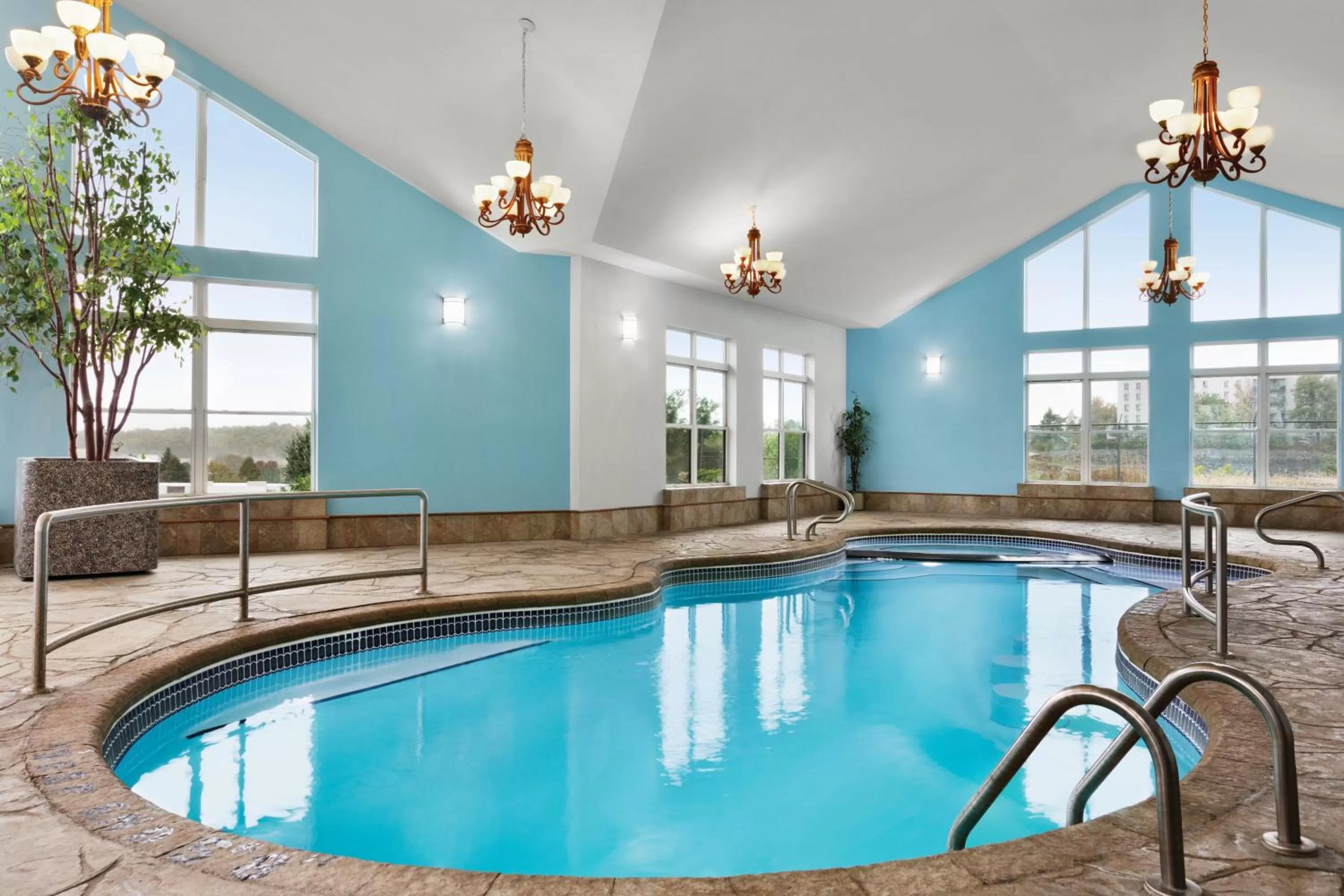 Swimming pool in Days Inn by Wyndham Kingston